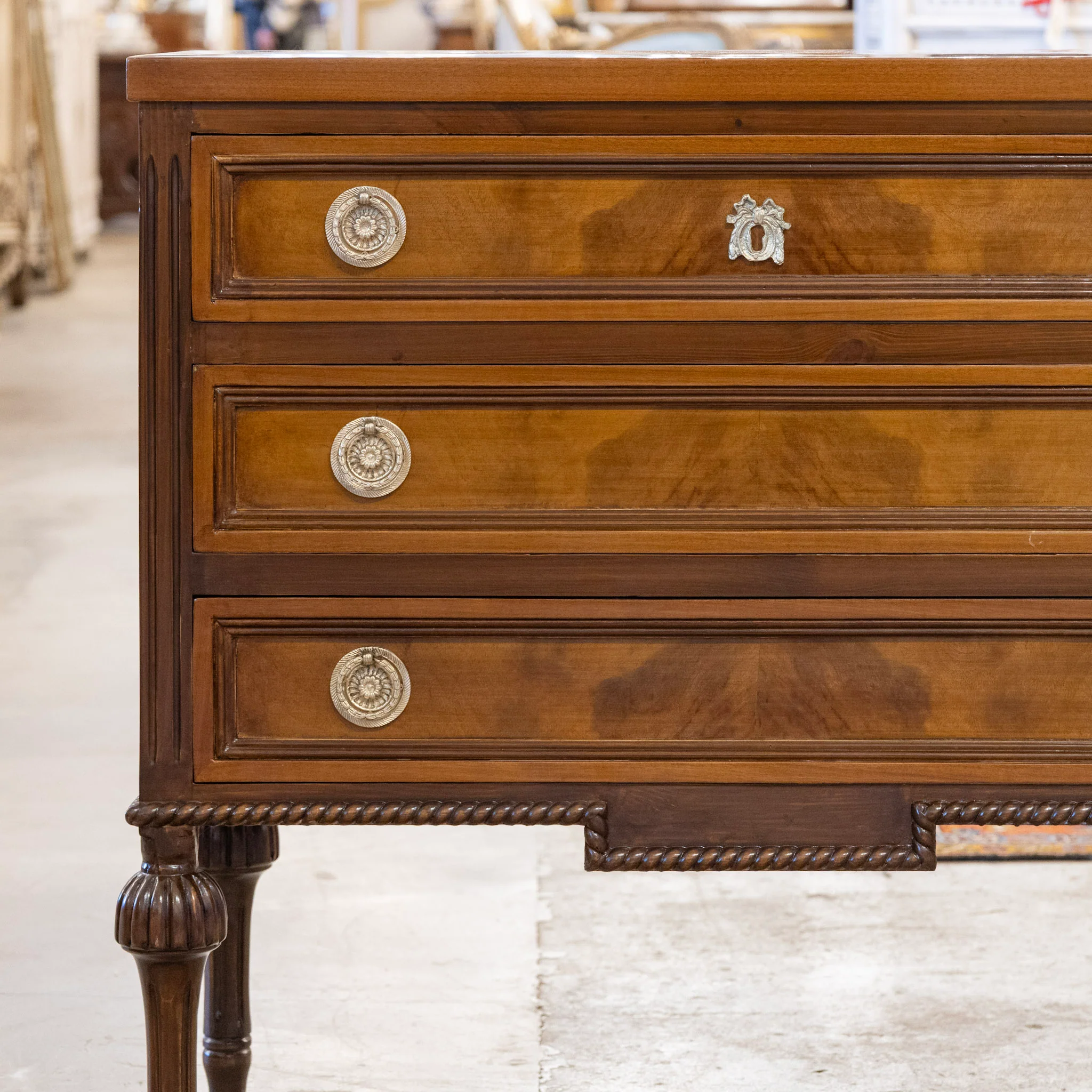 Louis XVI Burl Wood Chest with Ballerina Legs & Bow Hardware - Image 4
