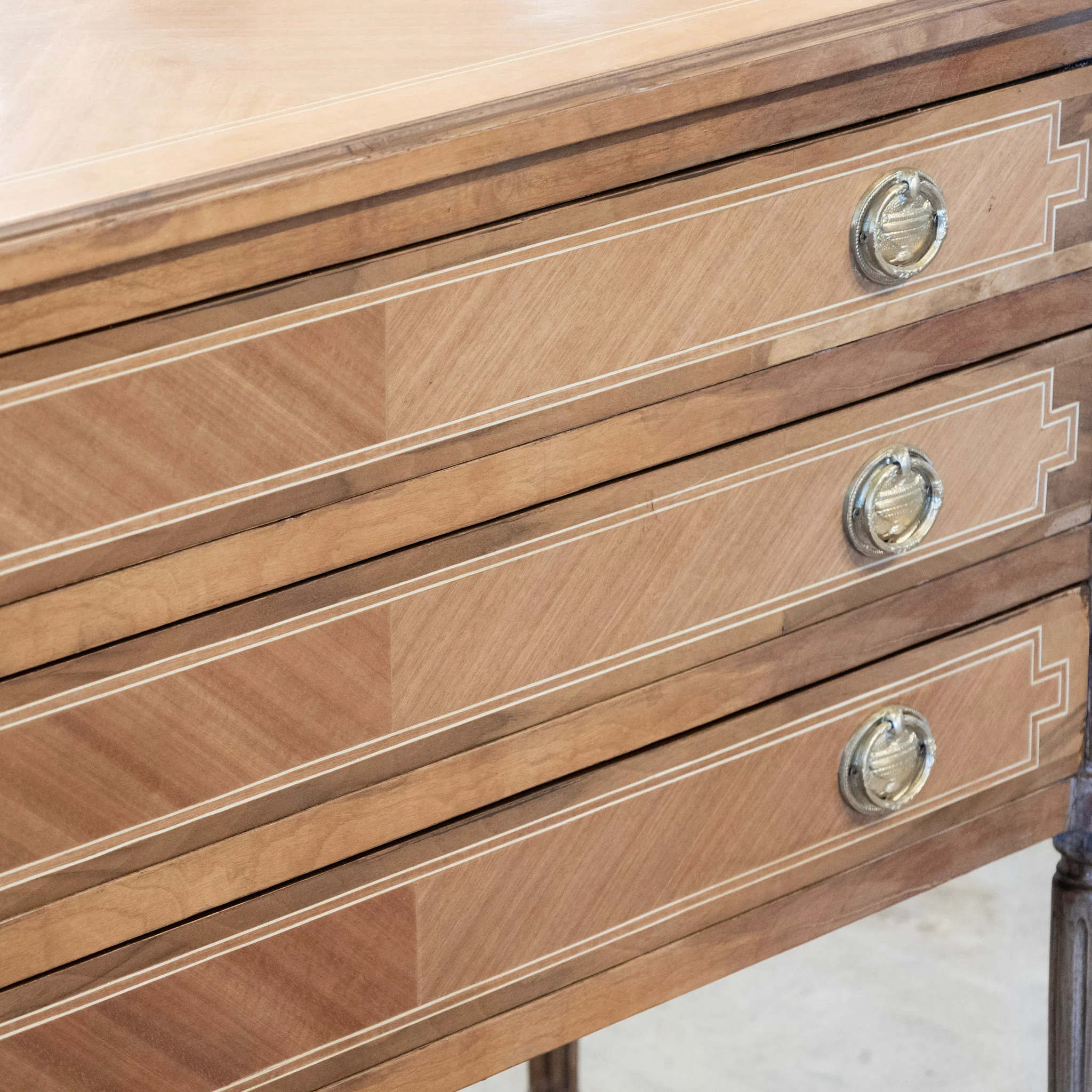 Louis XVI Burl Wood Chest with Inlaid Trim & Round Greek Pulls - Image 4