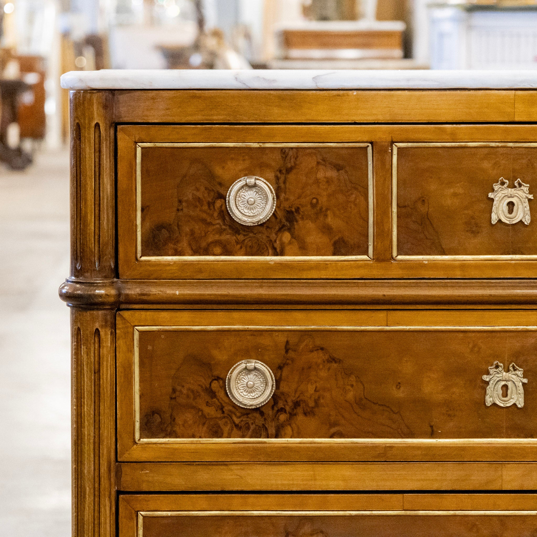 Louis XVI Burl Wood Chest with White Marble Top & Gold Inlay - Image 5