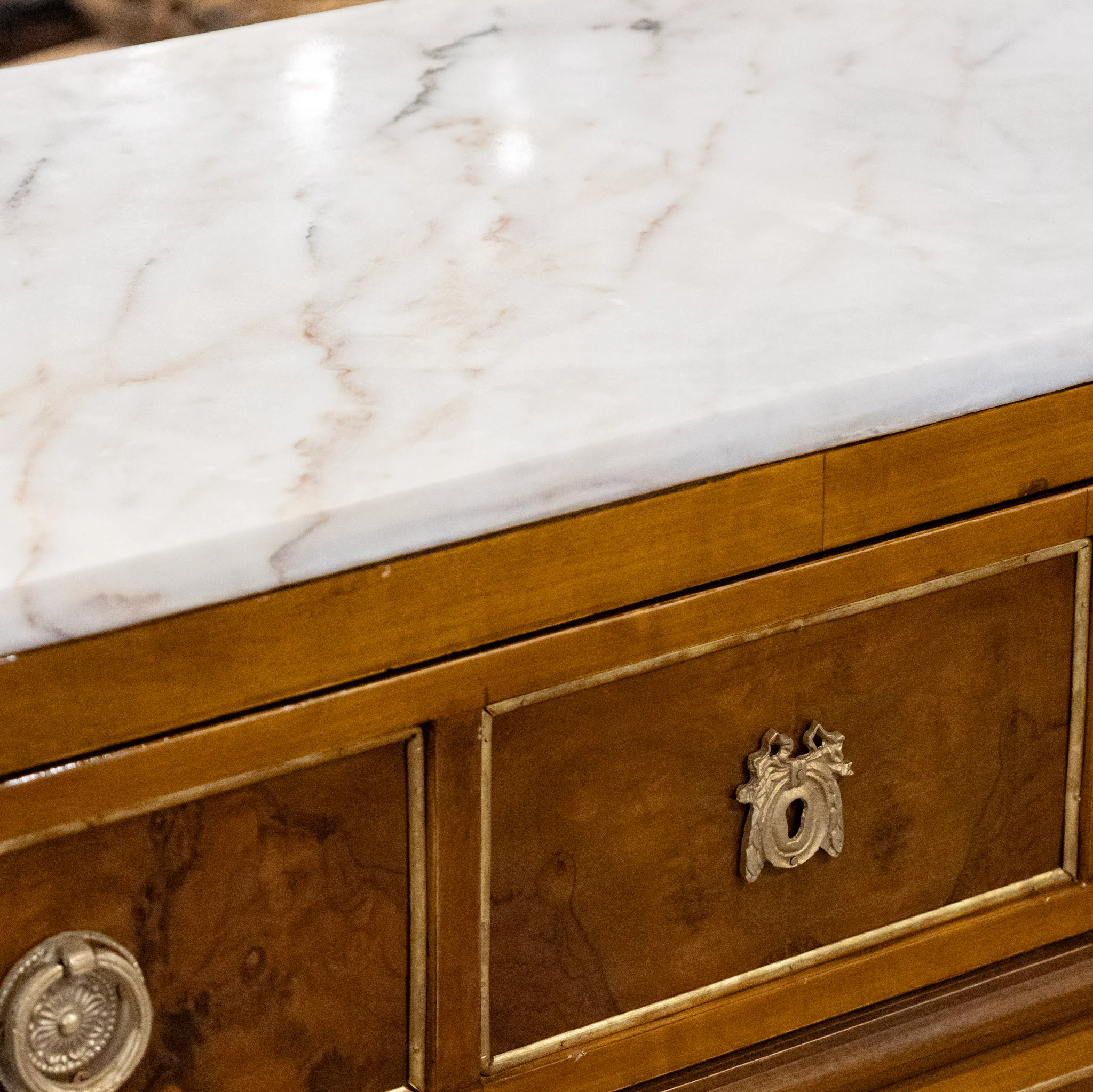 Louis XVI Burl Wood Chest with White Marble Top & Gold Inlay - Image 8