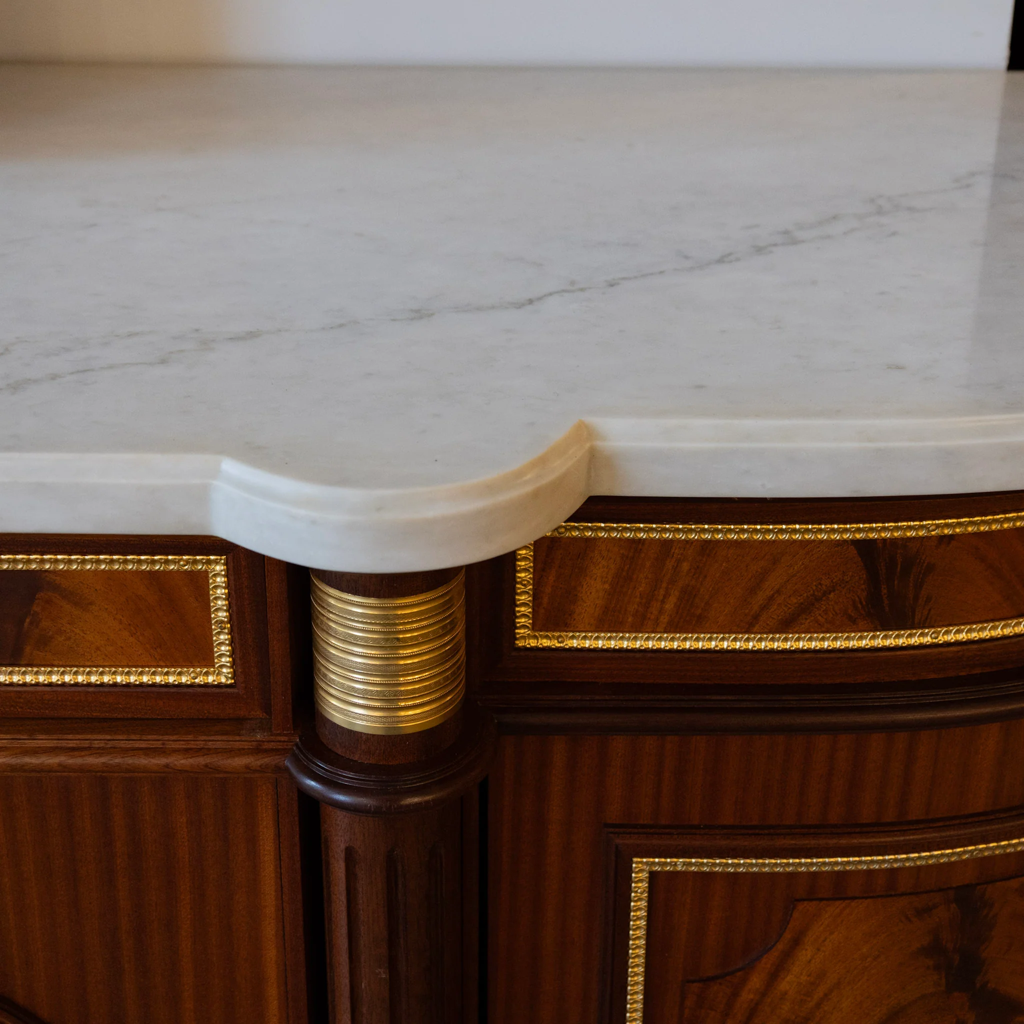 Louis XVI Burl Wood Demilune Sideboard – Gilded Bronze Accents & White Marble Top - Image 18