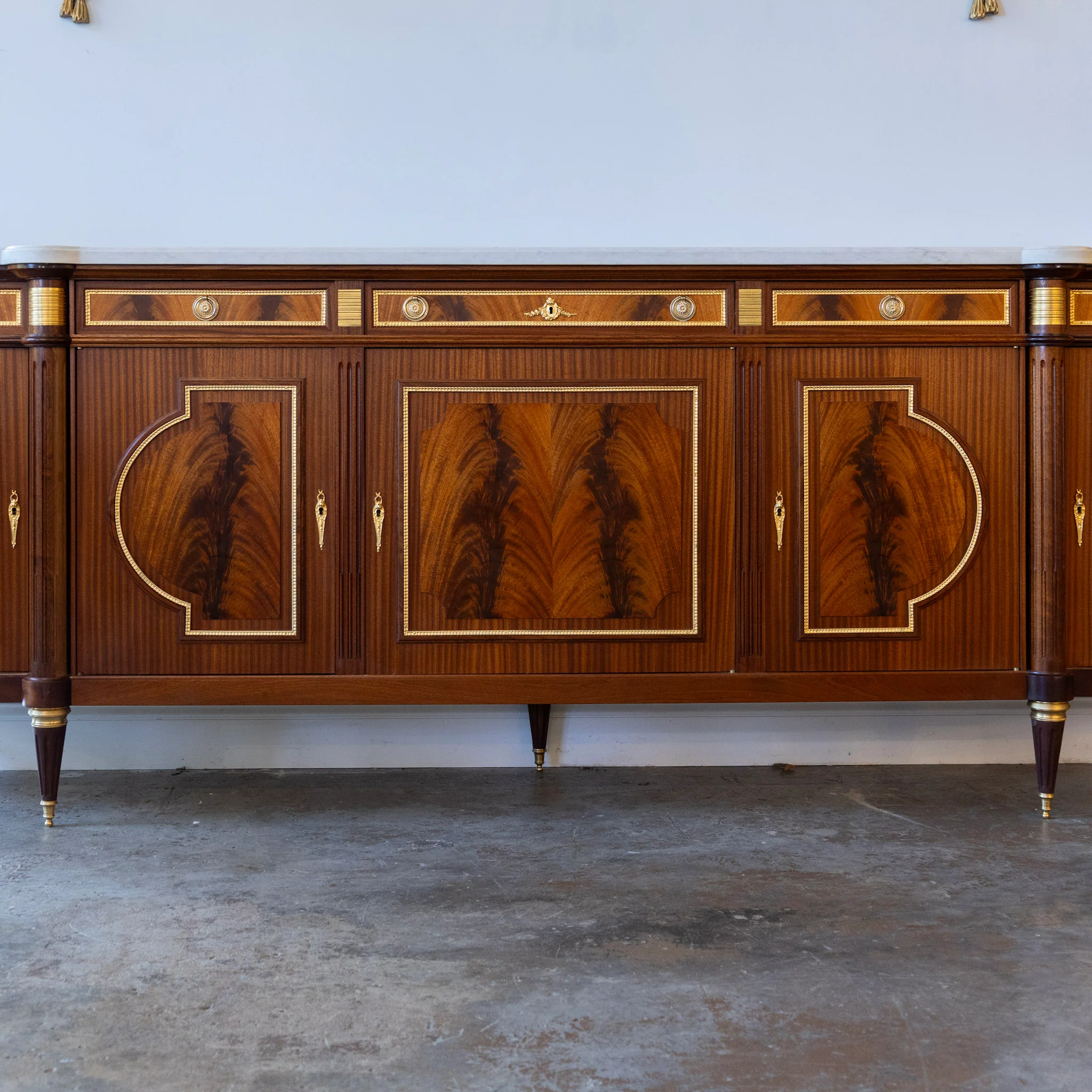 Louis XVI Burl Wood Demilune Sideboard – Gilded Bronze Accents & White Marble Top - Image 3