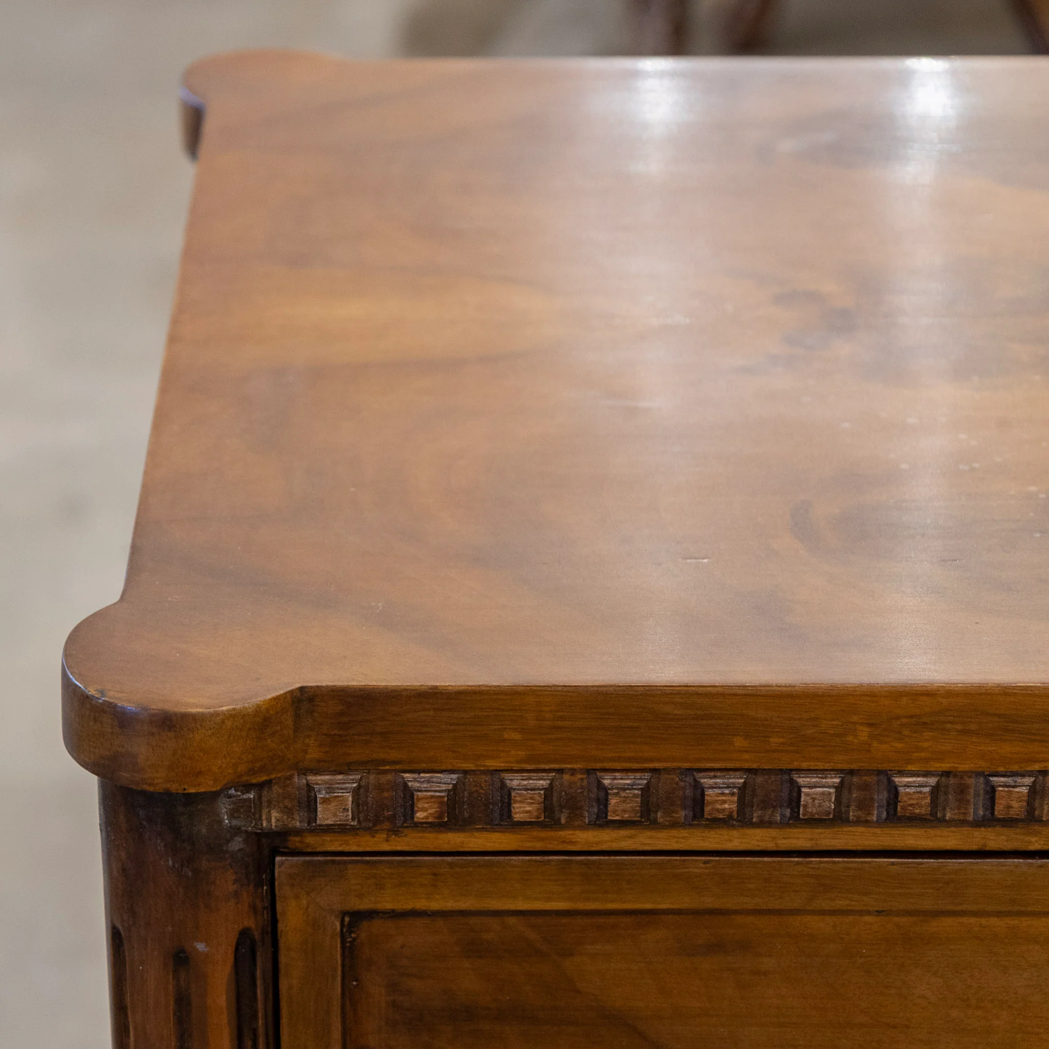 Louis XVI Burl Wood Nightstand – Leaf Brass Pulls - Image 6