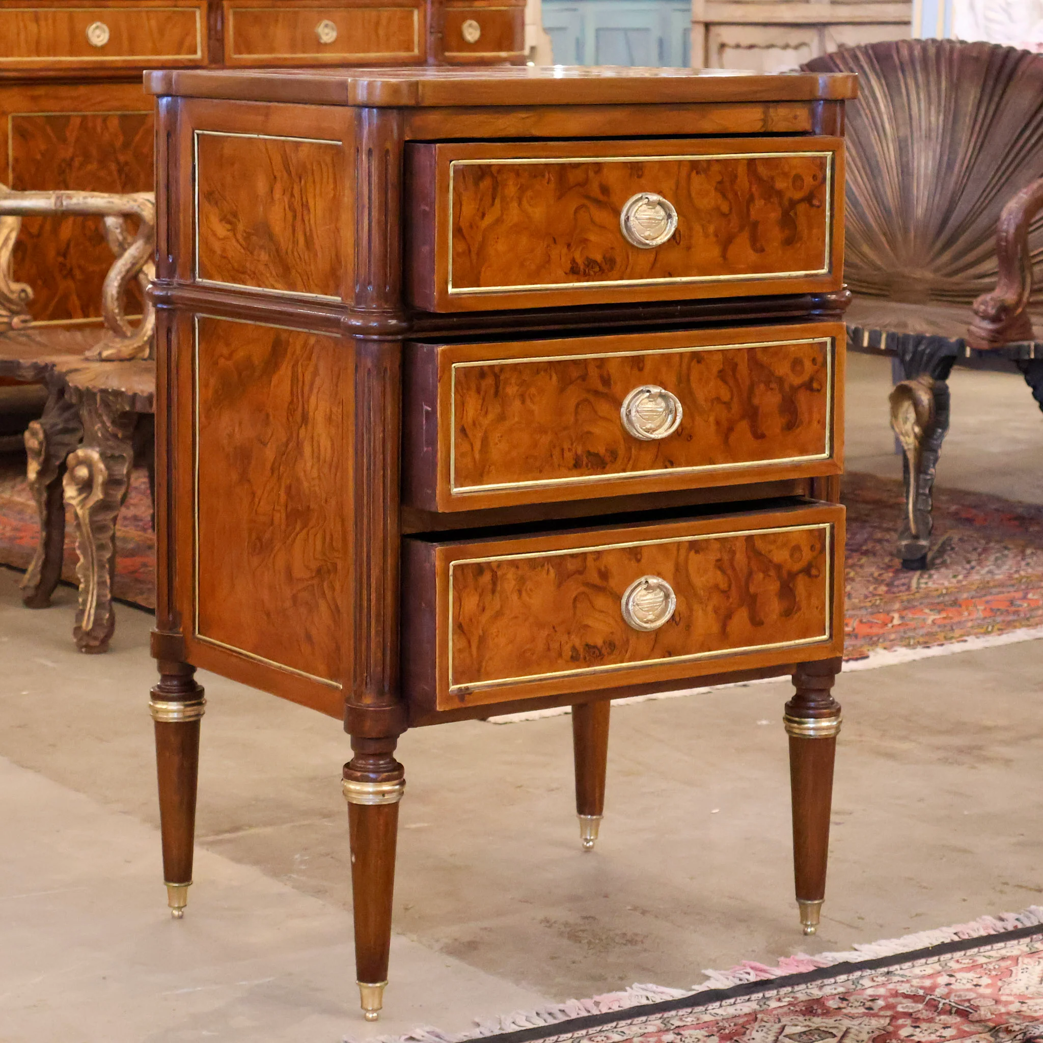 Louis XVI Burl Wood Nightstand – Gilded Trim & Fluted Legs - Image 3