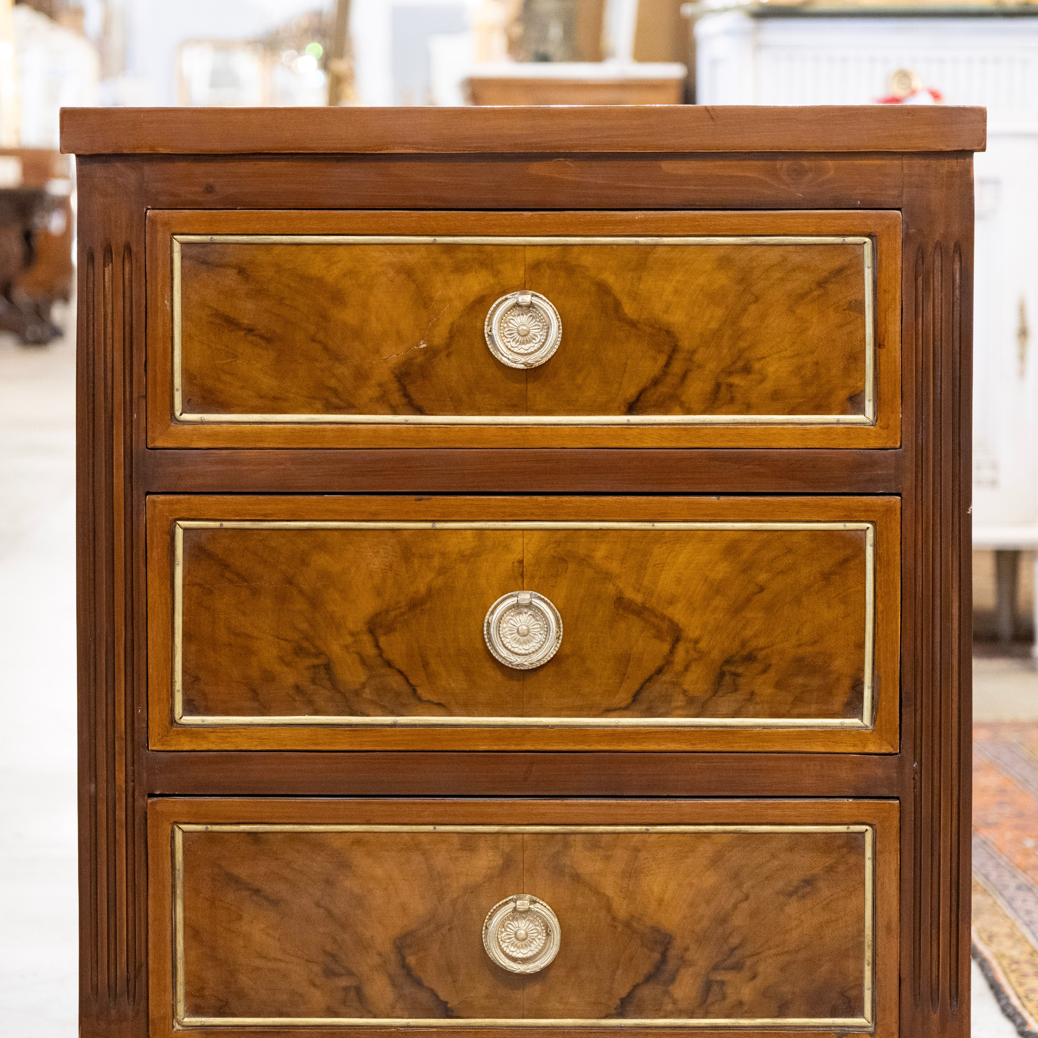 Louis XVI Burl Wood Nightstand – Gold Inlay & Fluted Trim - Image 4
