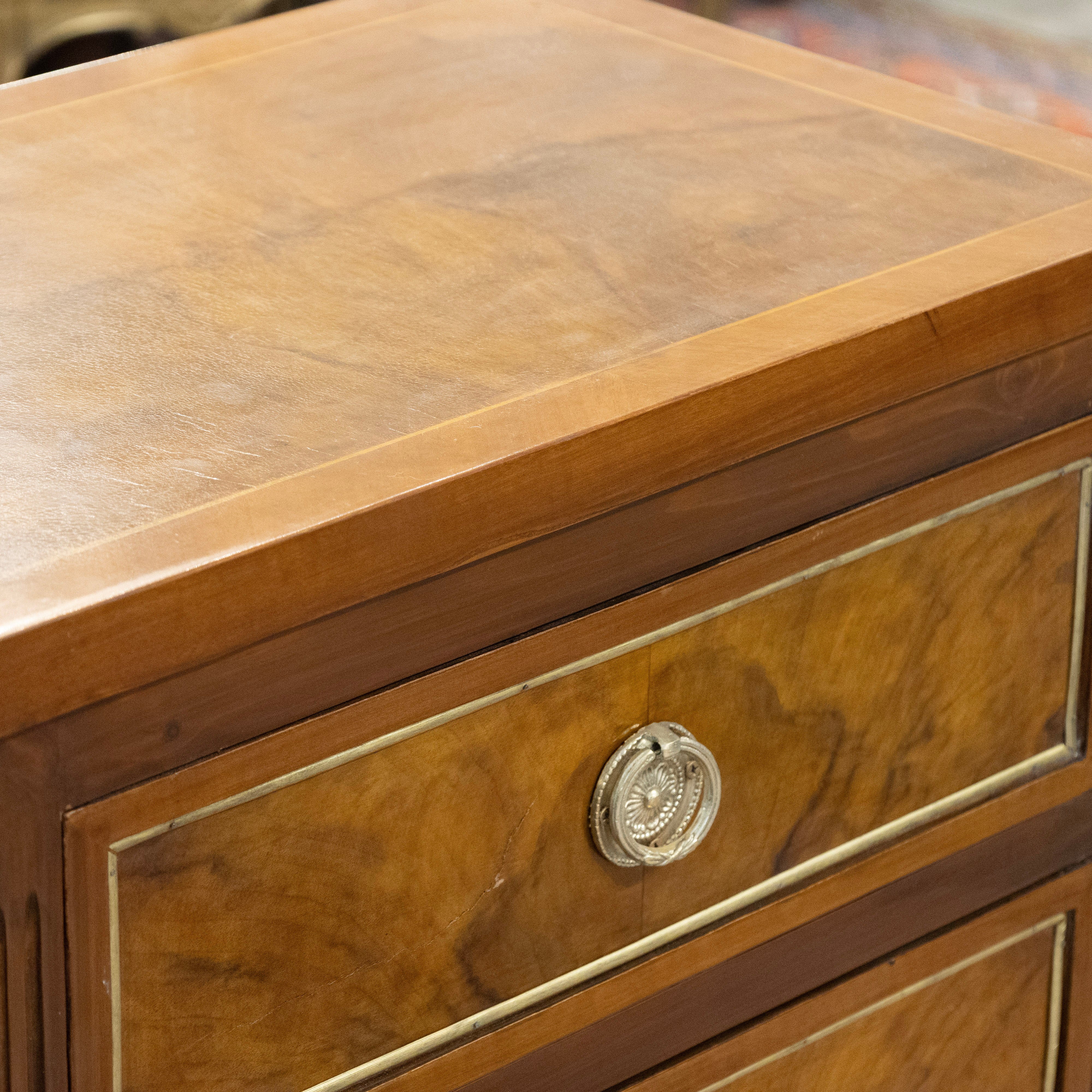 Louis XVI Burl Wood Nightstand – Gold Inlay & Fluted Trim - Image 5