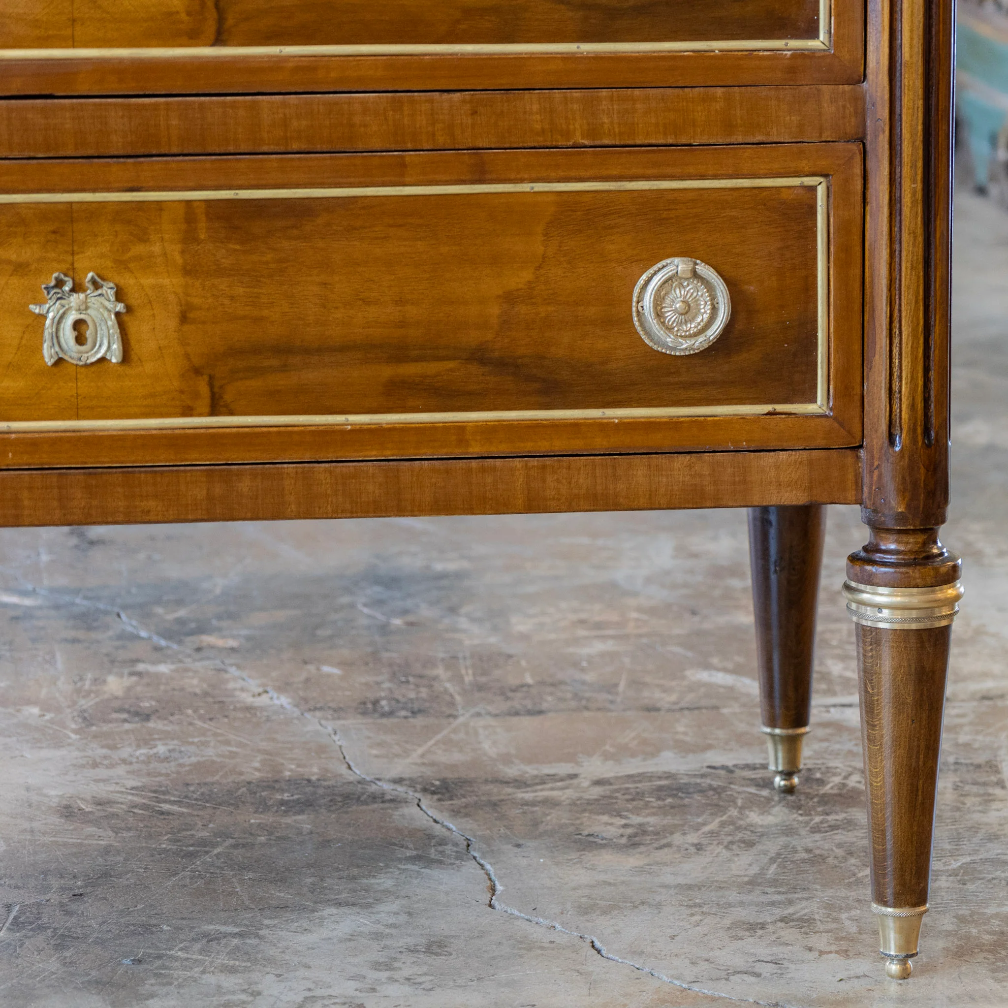 Louis XVI Burl Wood Nightstand – Gold Inlay & White Marble Top - Image 5