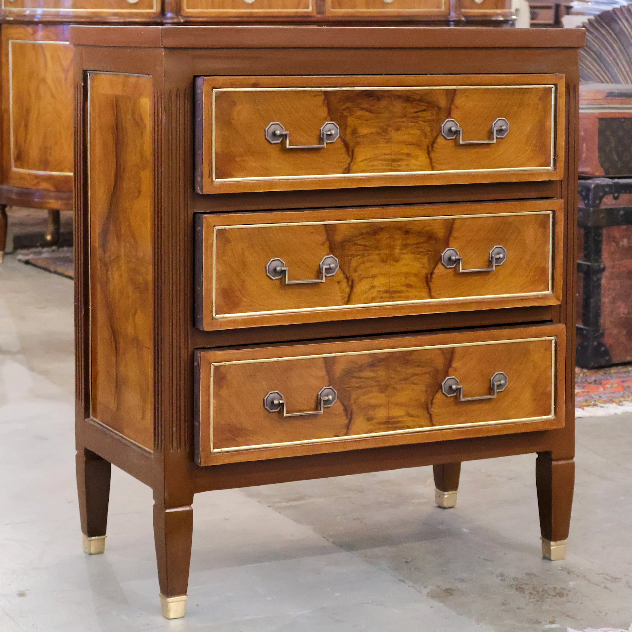 Louis XVI Burl Wood Nightstand with Square Pulls - Image 3