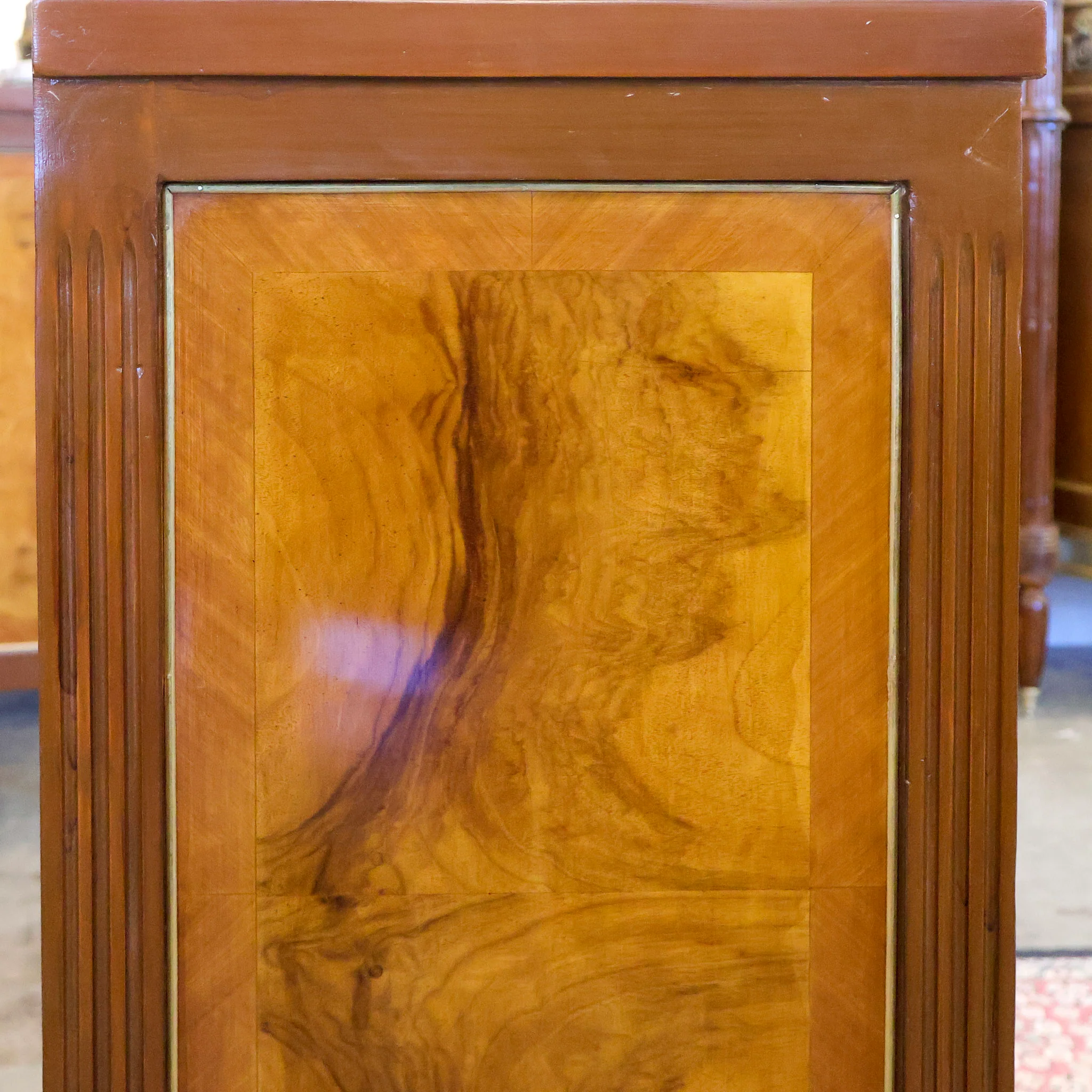 Louis XVI Burl Wood Nightstand with Square Pulls - Image 5