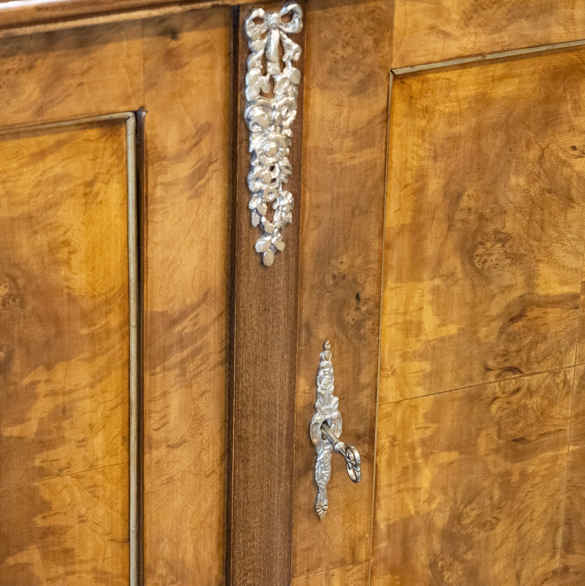 Louis XVI Burl Wood Sideboard with Brass Hardware - Image 9