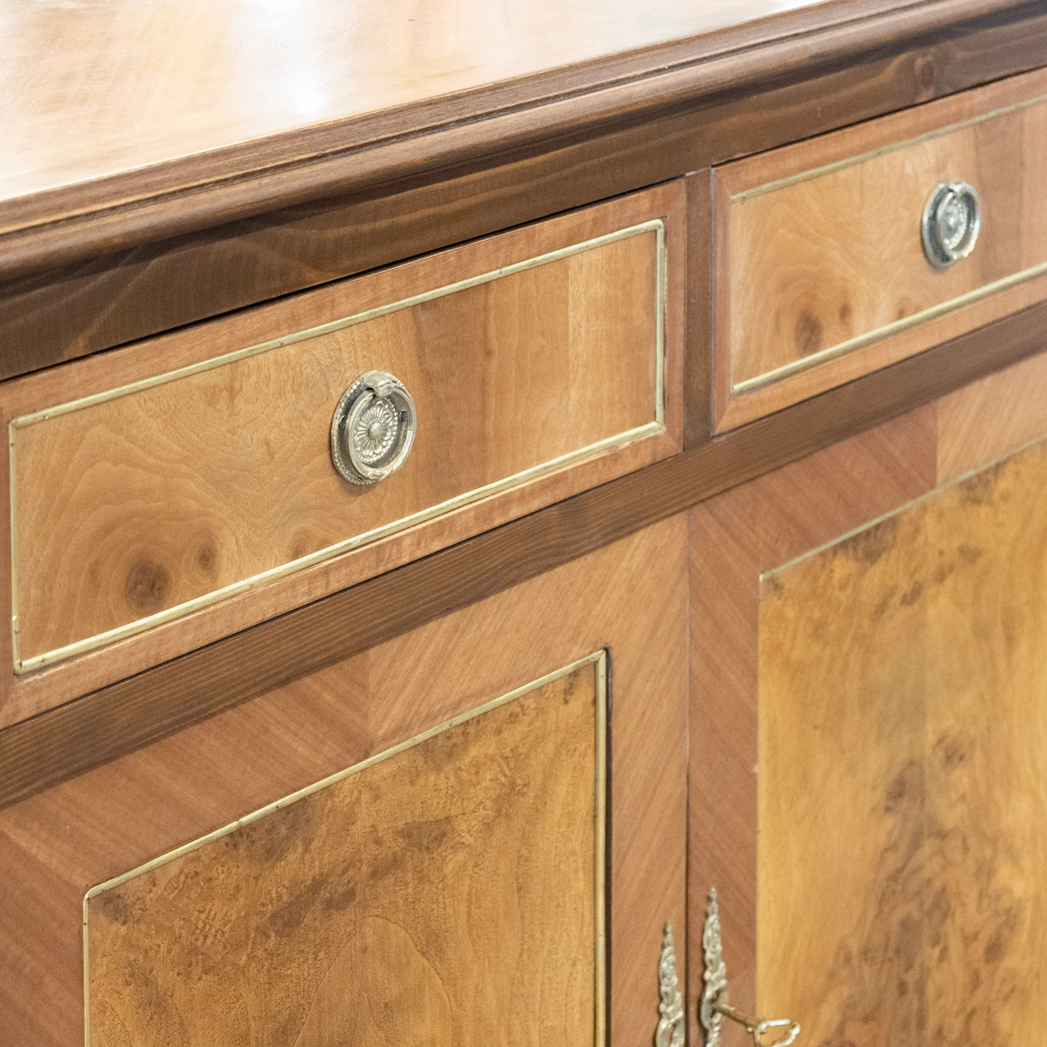 Louis XVI Burl Wood Sideboard with Gold Inlay & Brass Pulls - Image 6
