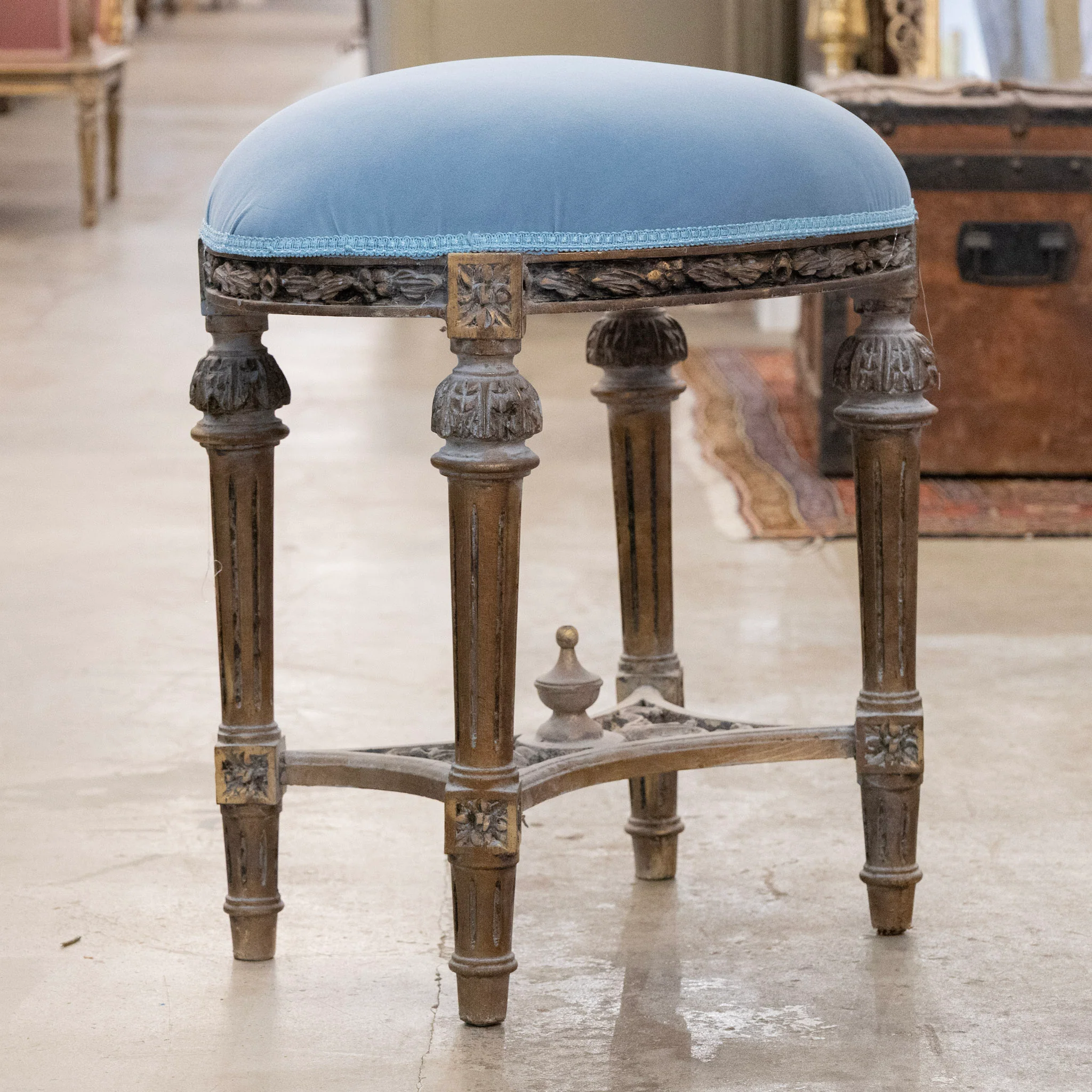 Louis XVI Dark Gilded Oval Stool – Blue Velvet Upholstery - Image 2
