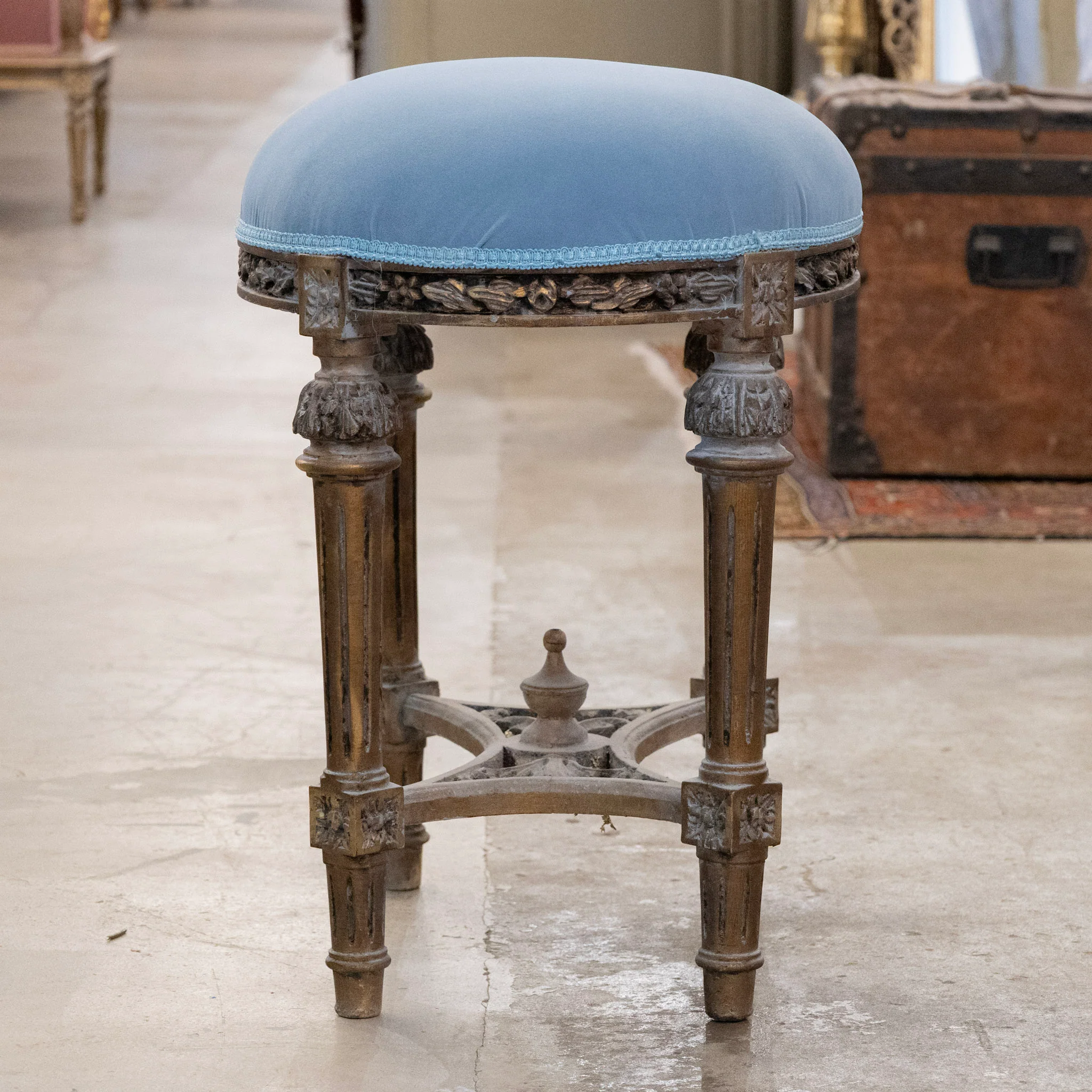 Louis XVI Dark Gilded Oval Stool – Blue Velvet Upholstery - Image 3