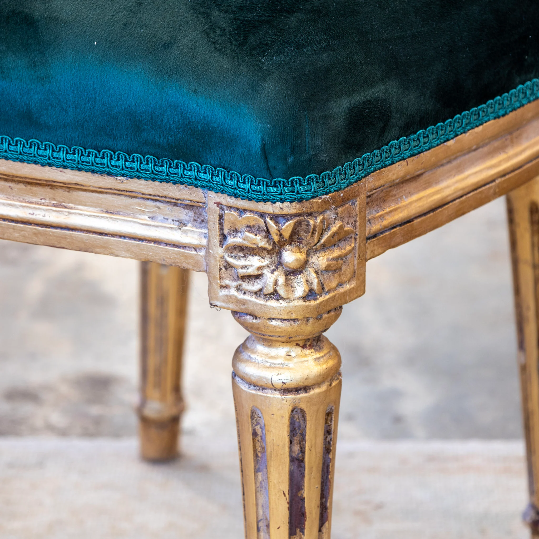 Louis XVI Round Dining Chair – Gilded Frame & Dark Green Velvet Upholstery - Image 7