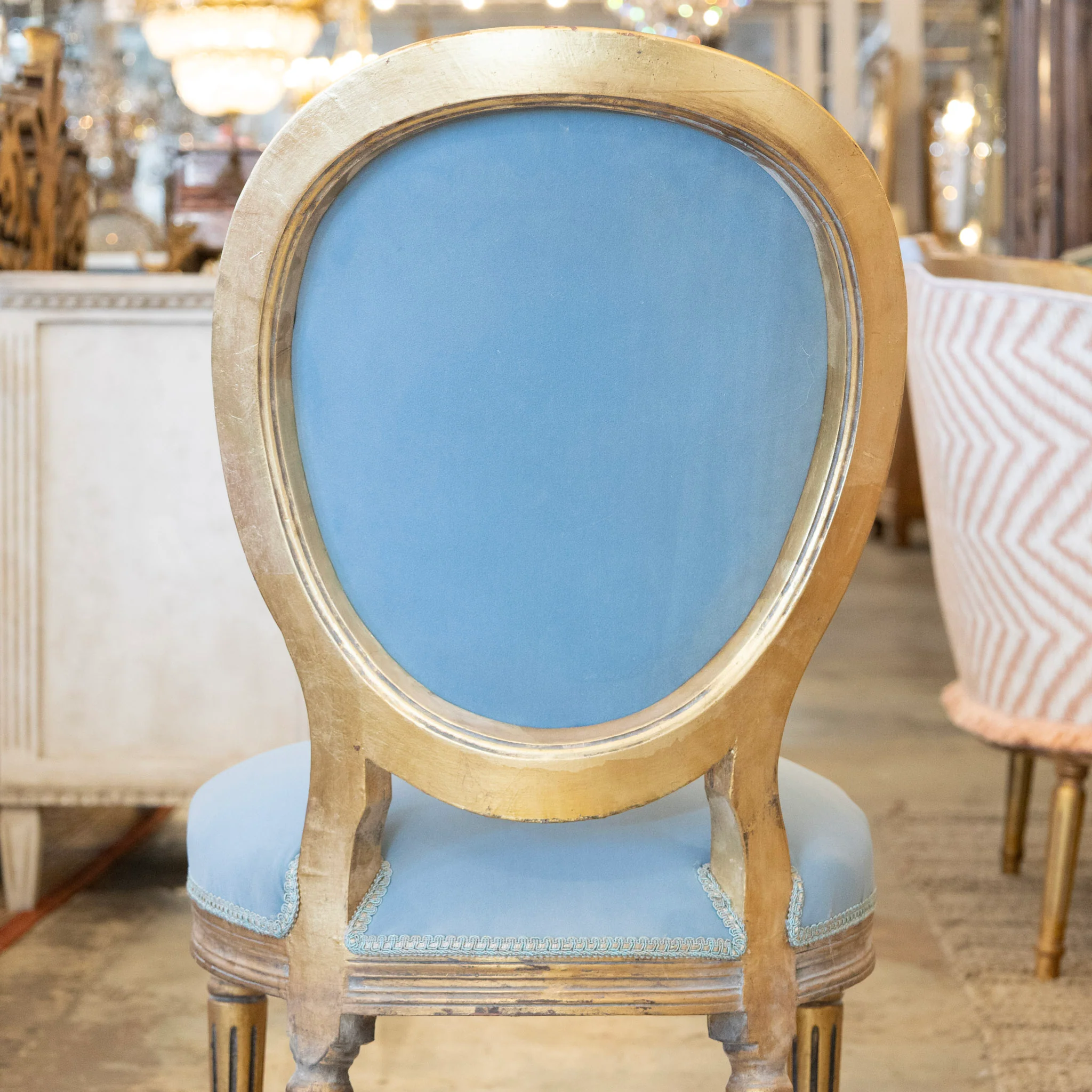 Louis XVI Round Dining Chair – Light Blue Velvet & Gilded Frame - Image 6