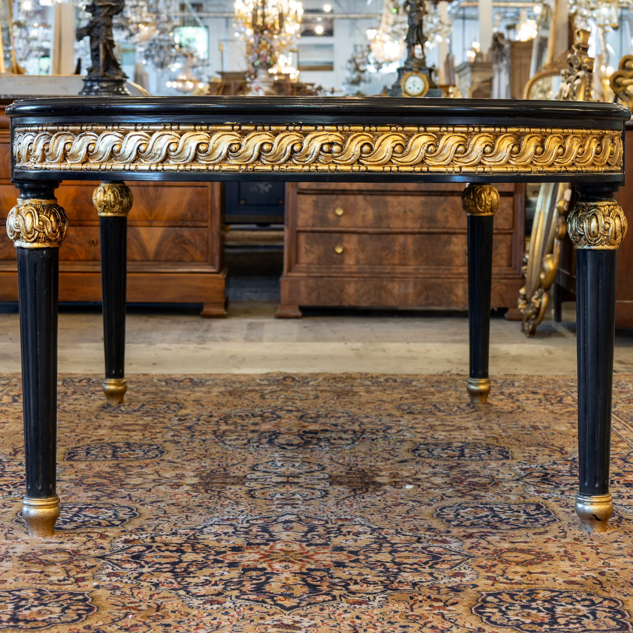 Louis XVI Dining Table – Black Lacquer with Gold Carvings - Image 3