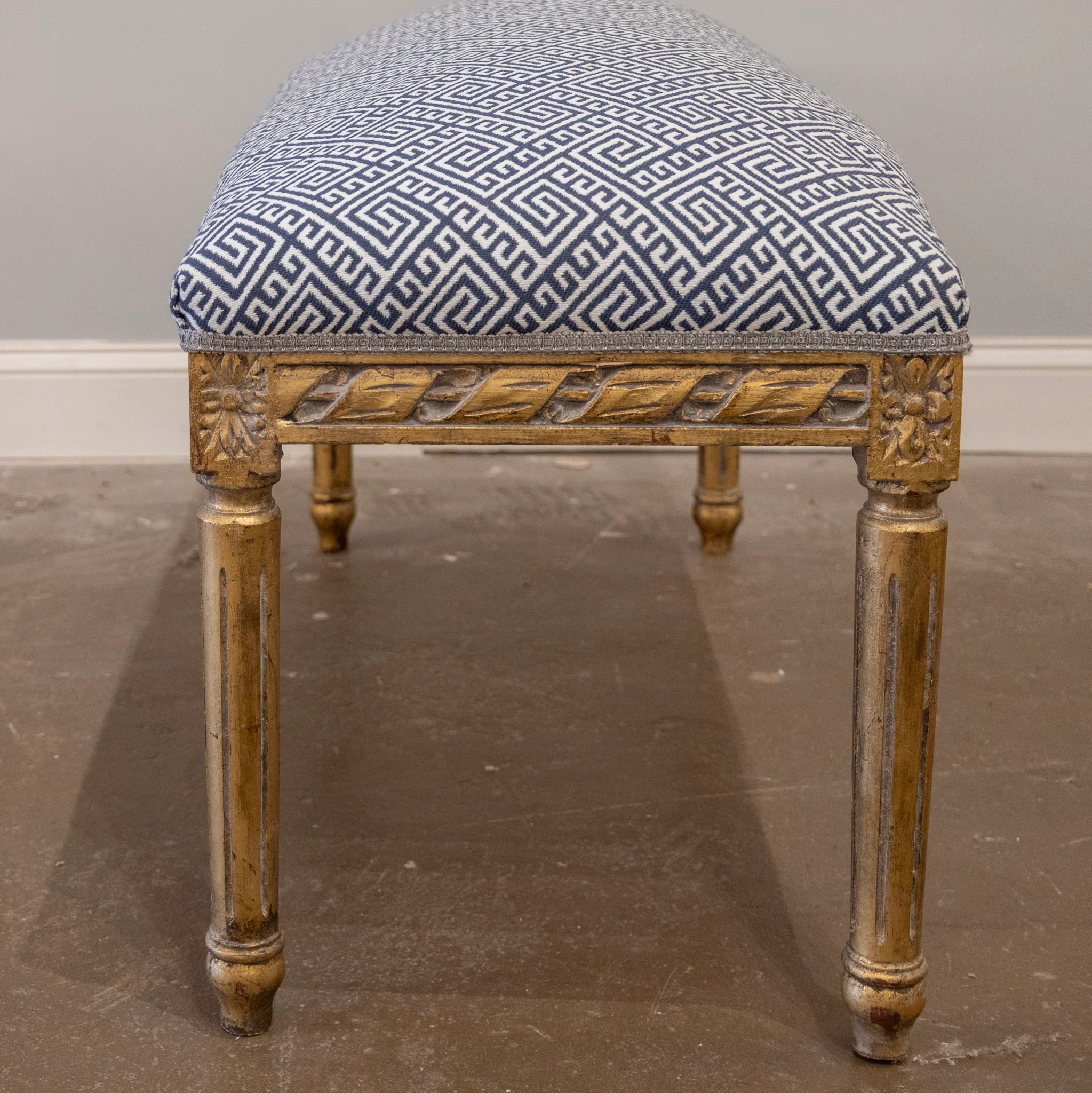 Louis XVI Gilded Bench – Blue & White Greek Key Linen Upholstery - Image 4