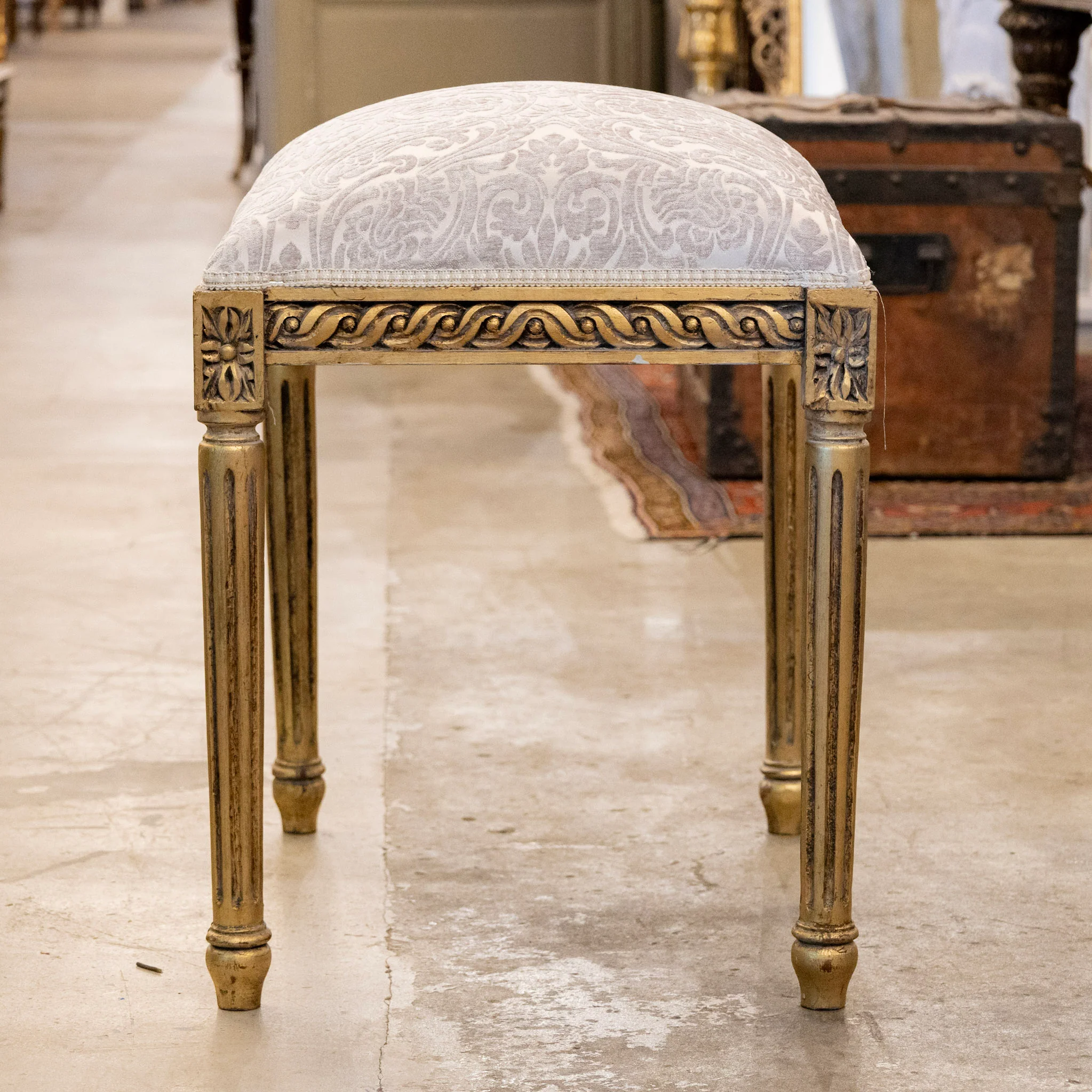 Louis XVI Gilded Bench – Gray Damask Velvet Upholstery - Image 3