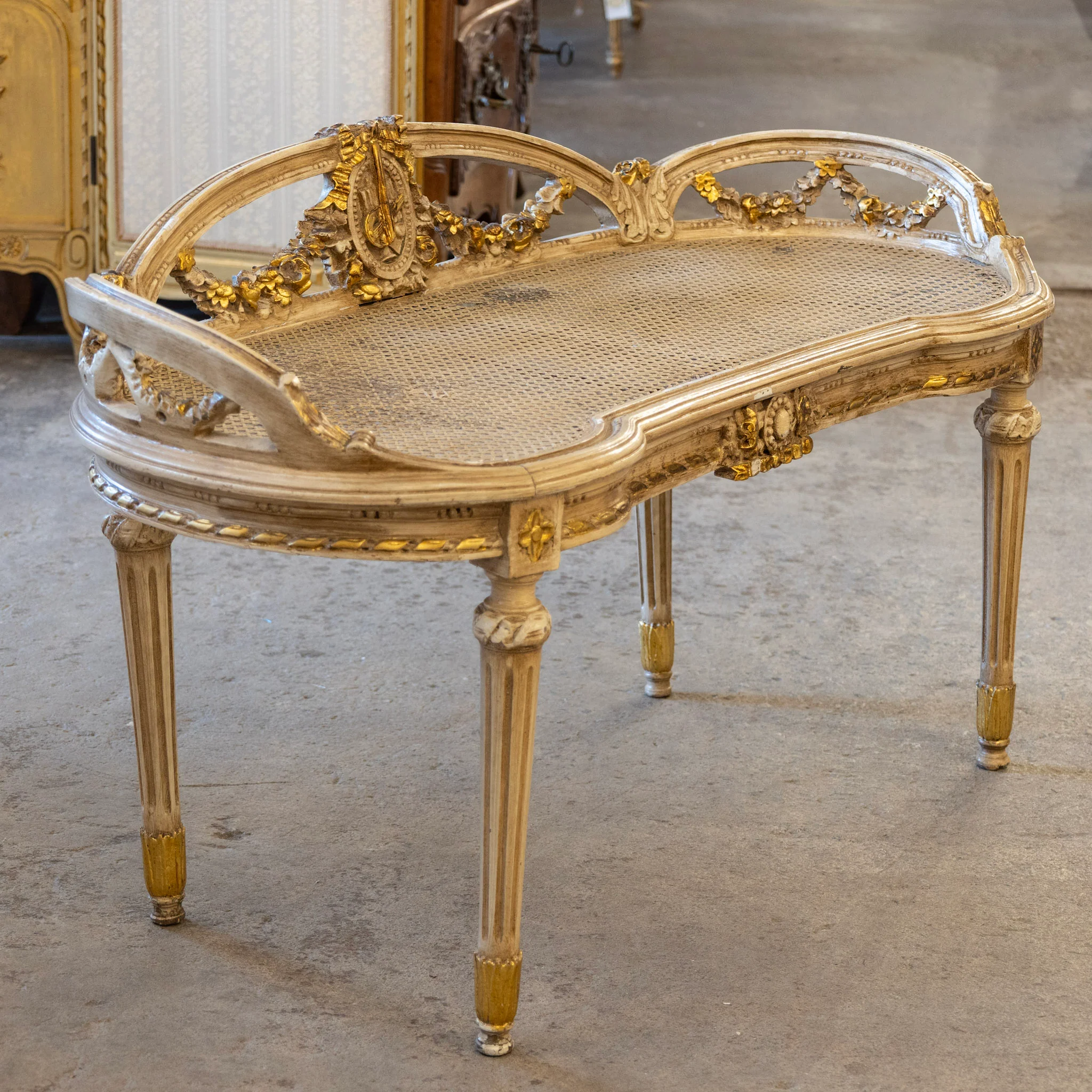 Louis XVI Gilded Cane Bench – Original Condition - Image 2