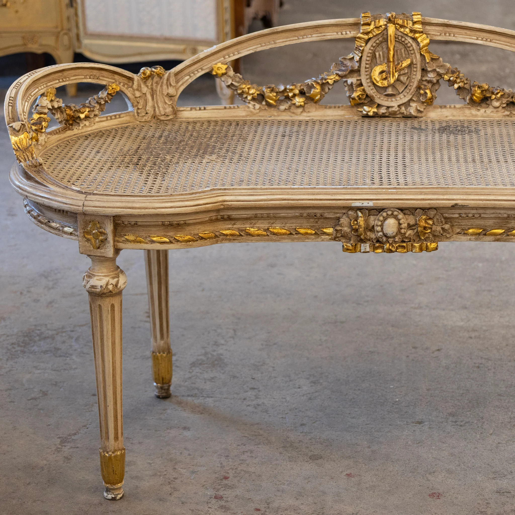 Louis XVI Gilded Cane Bench – Original Condition - Image 3