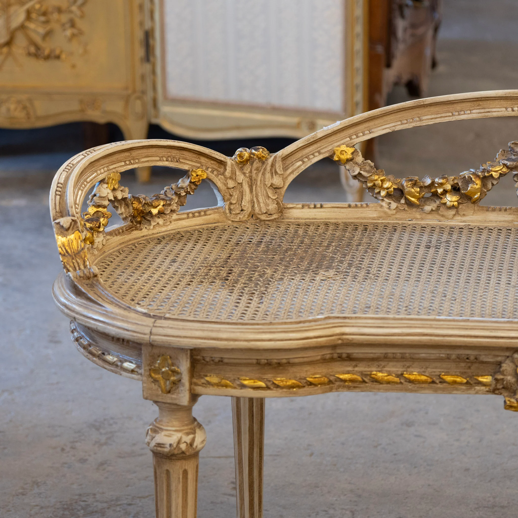 Louis XVI Gilded Cane Bench – Original Condition - Image 5
