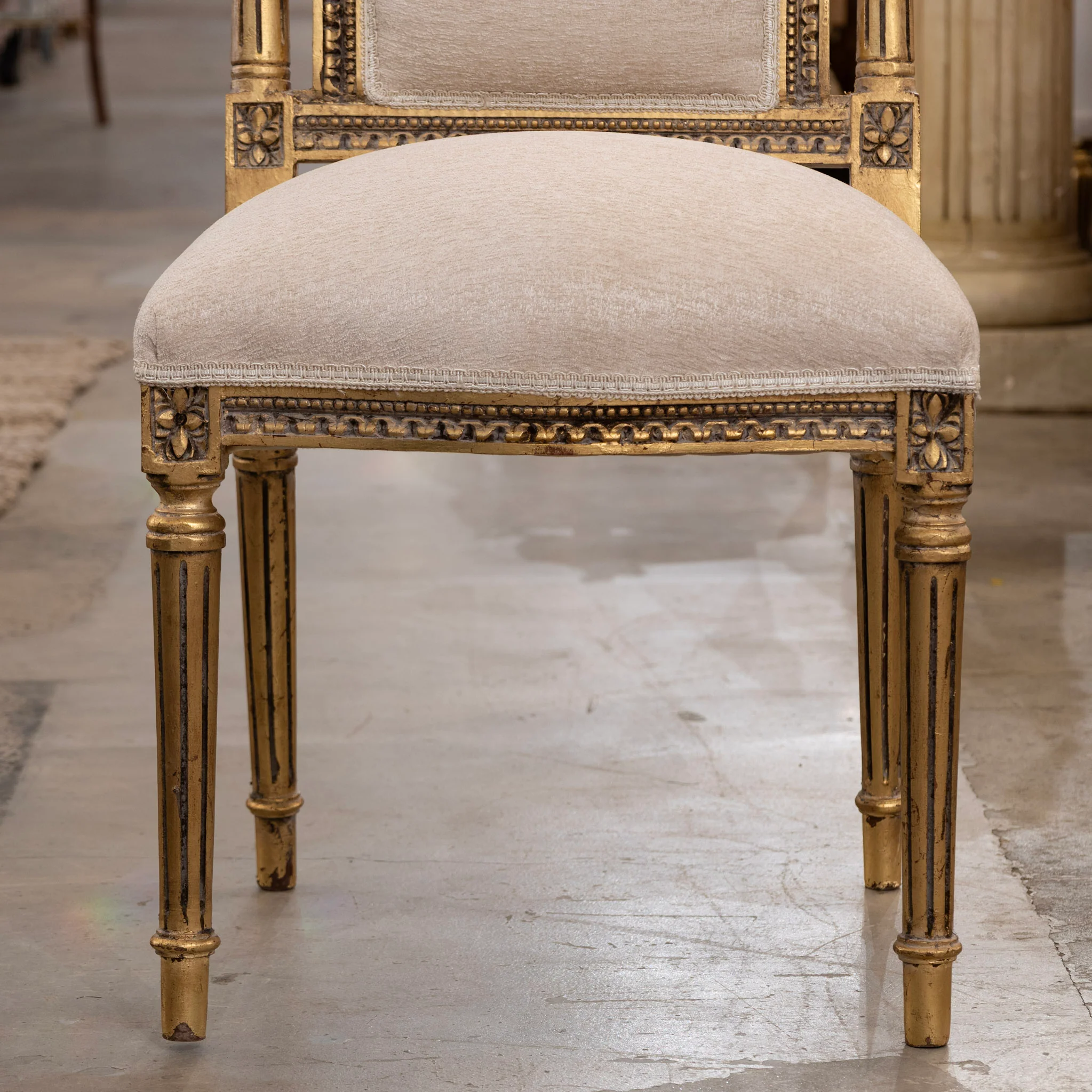 Louis XVI Gilded Square Dining Chair – Shell Crest & White Linen Upholstery - Image 5