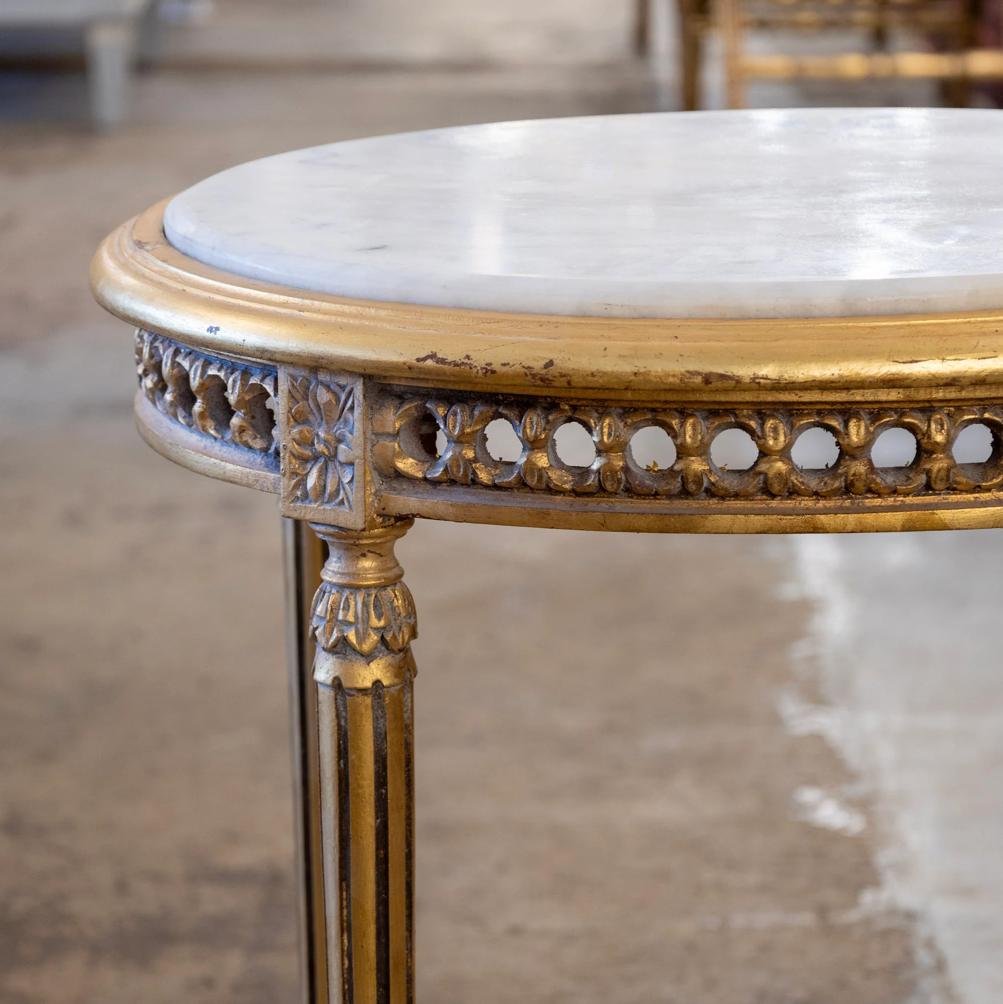 Louis XVI Gilded Oval Side Table – White Marble Top - Image 3