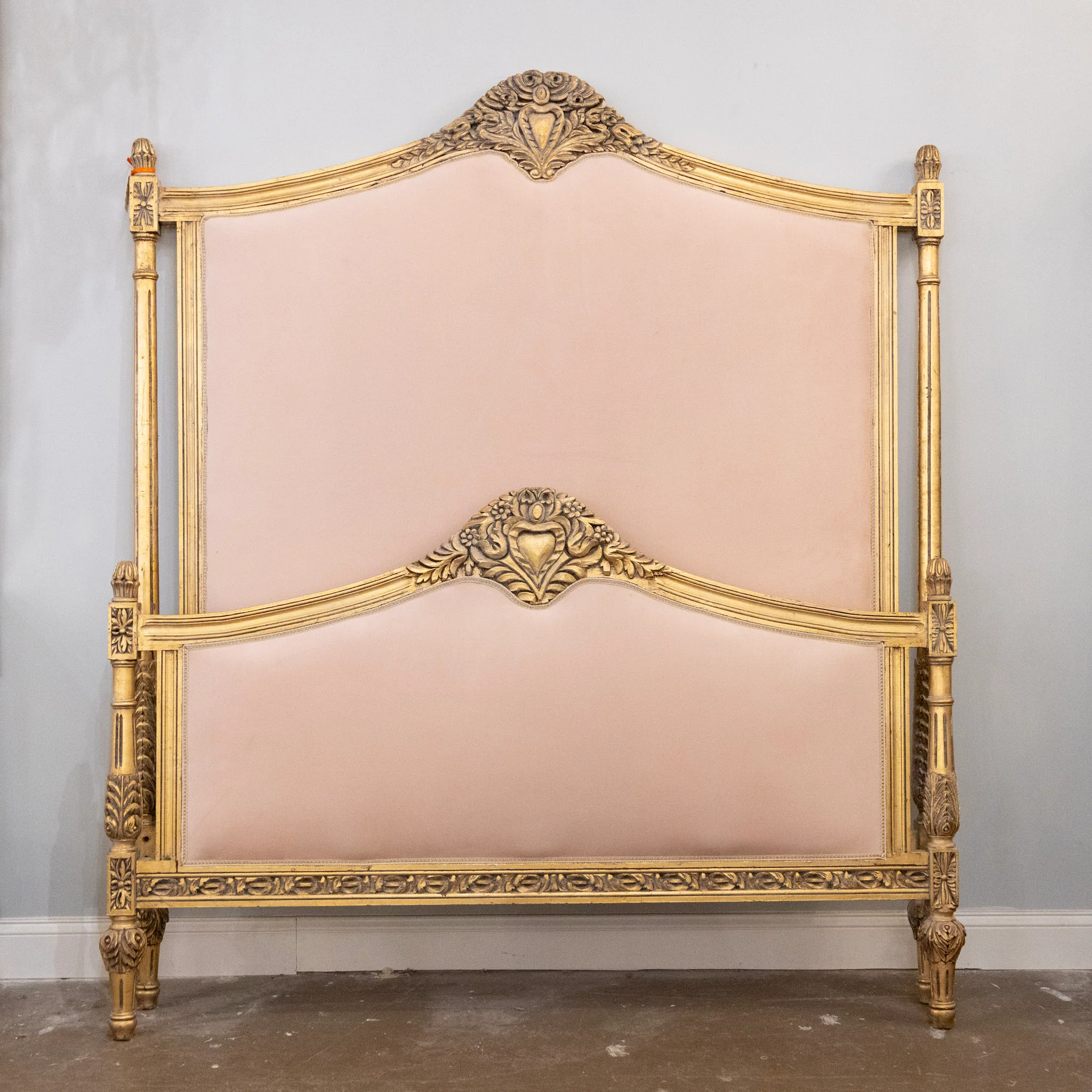Louis XVI Gilded Queen Bed Set With Carved Heart Trim – Pink Velvet Upholstery