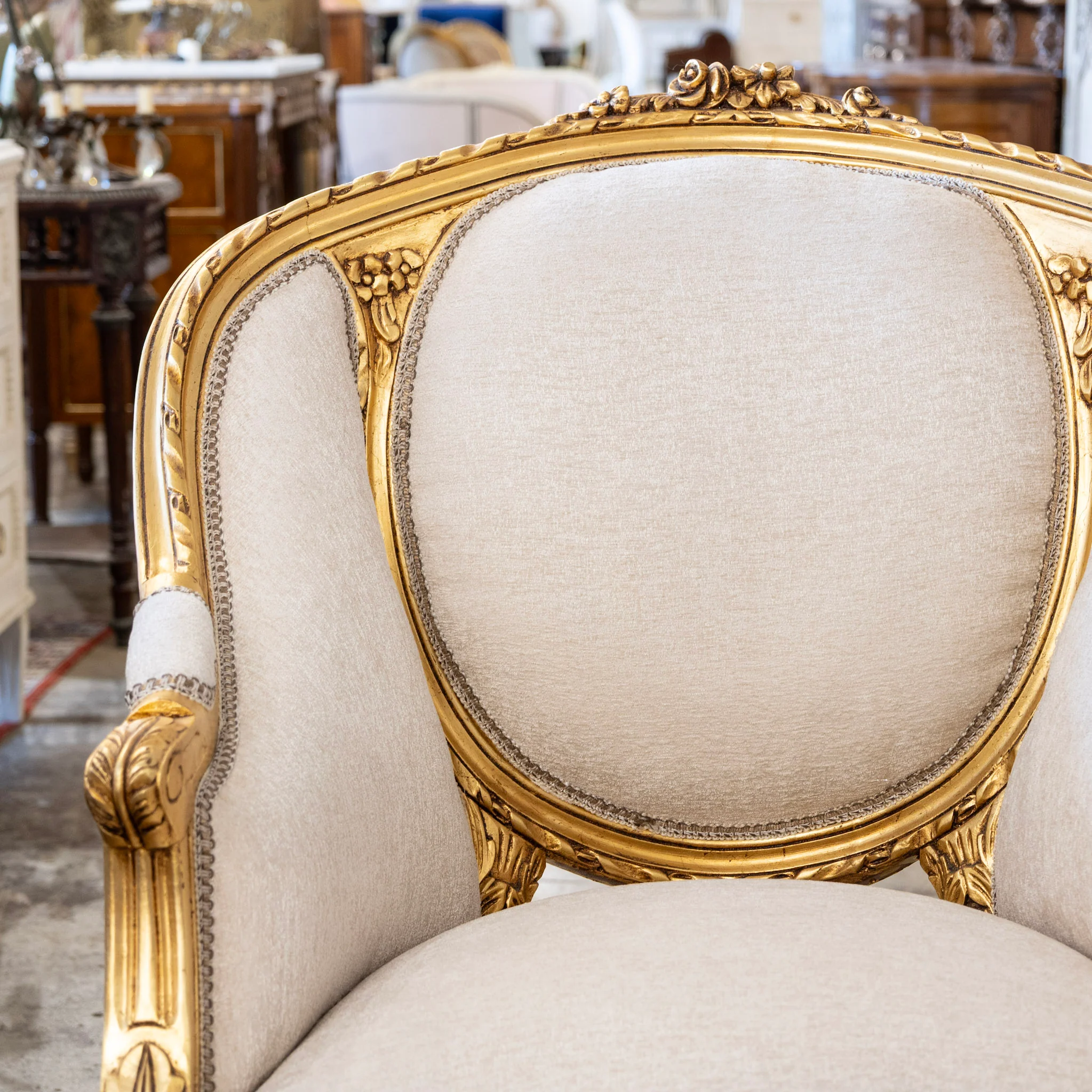 Louis XVI Gilded Round Bergère Chair – White Silk Weave Upholstery - Image 3