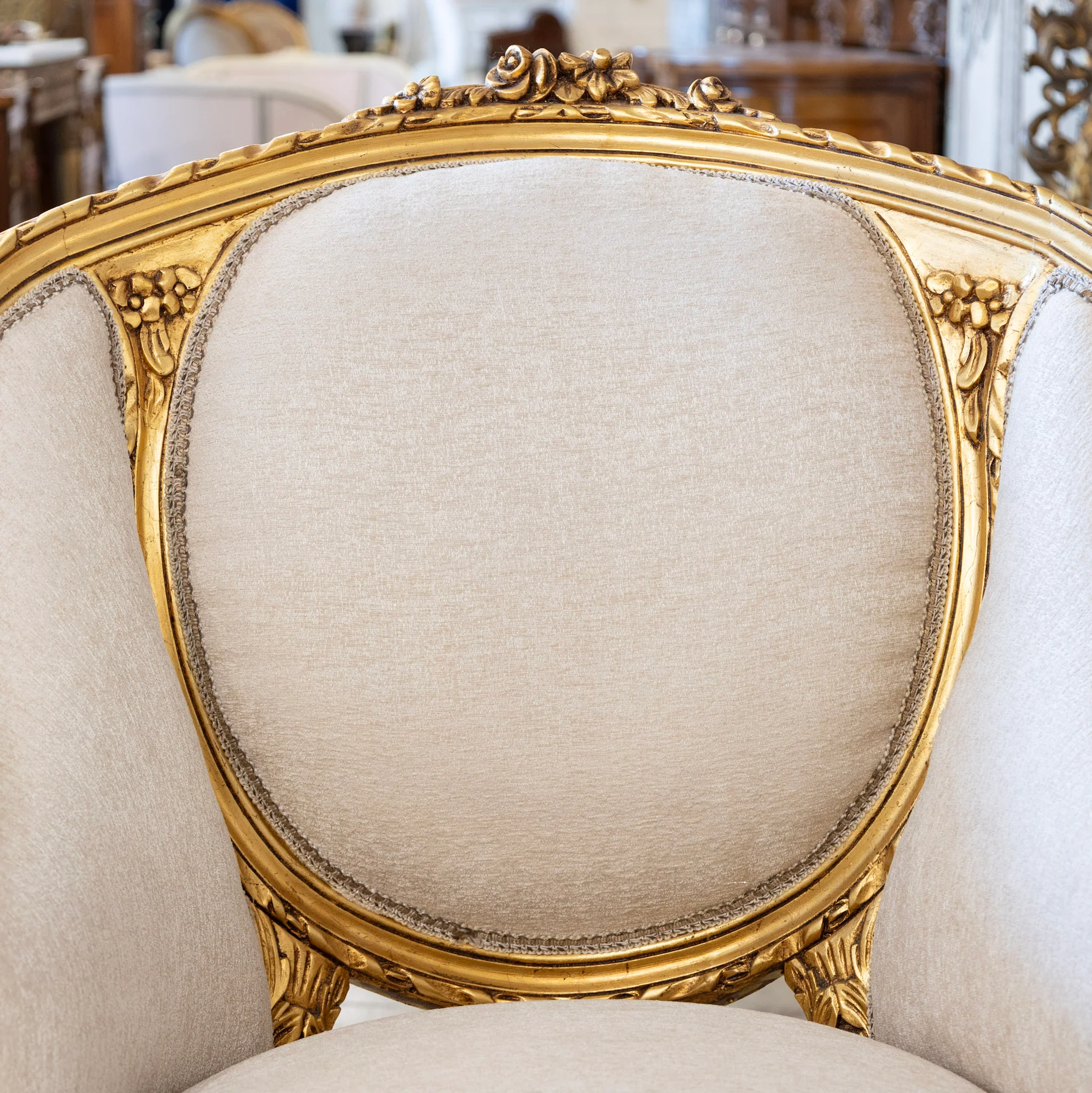 Louis XVI Gilded Round Bergère Chair – White Silk Weave Upholstery - Image 4