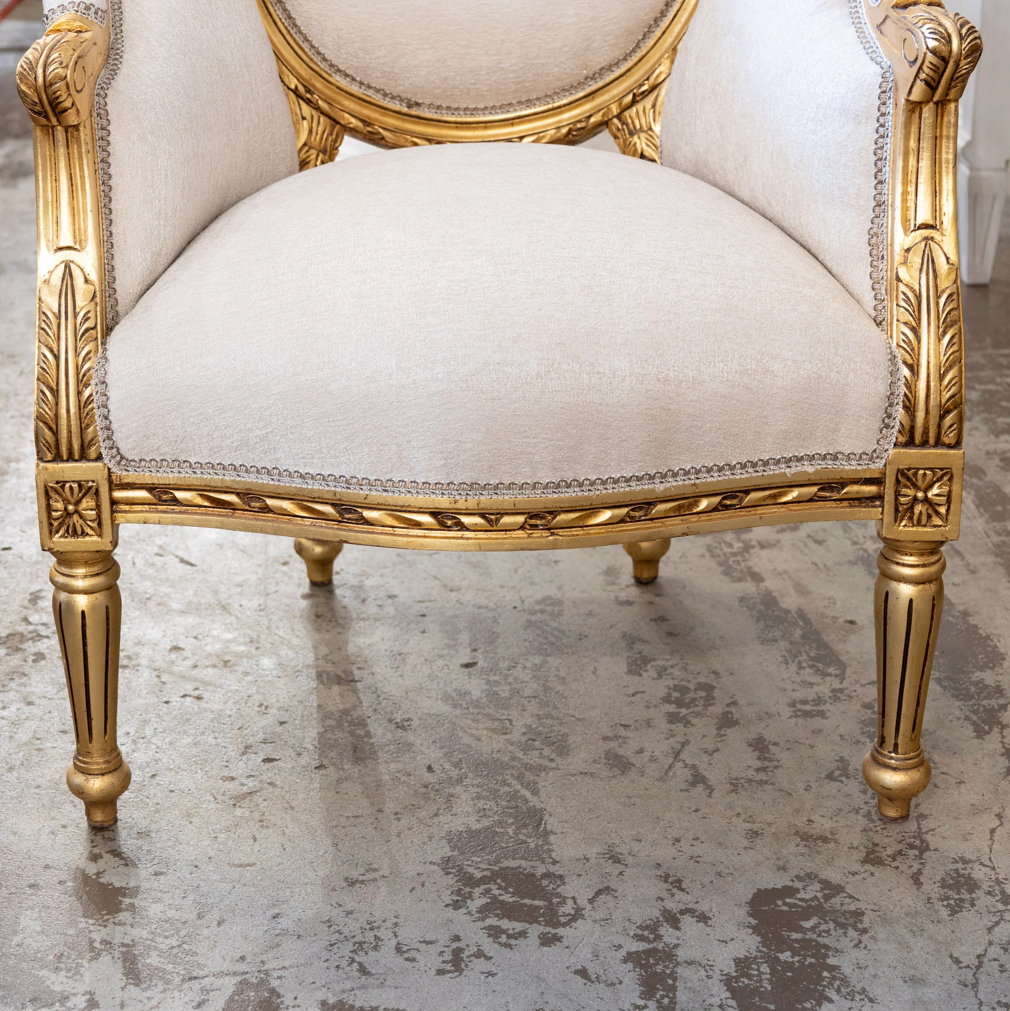 Louis XVI Gilded Round Bergère Chair – White Silk Weave Upholstery - Image 5