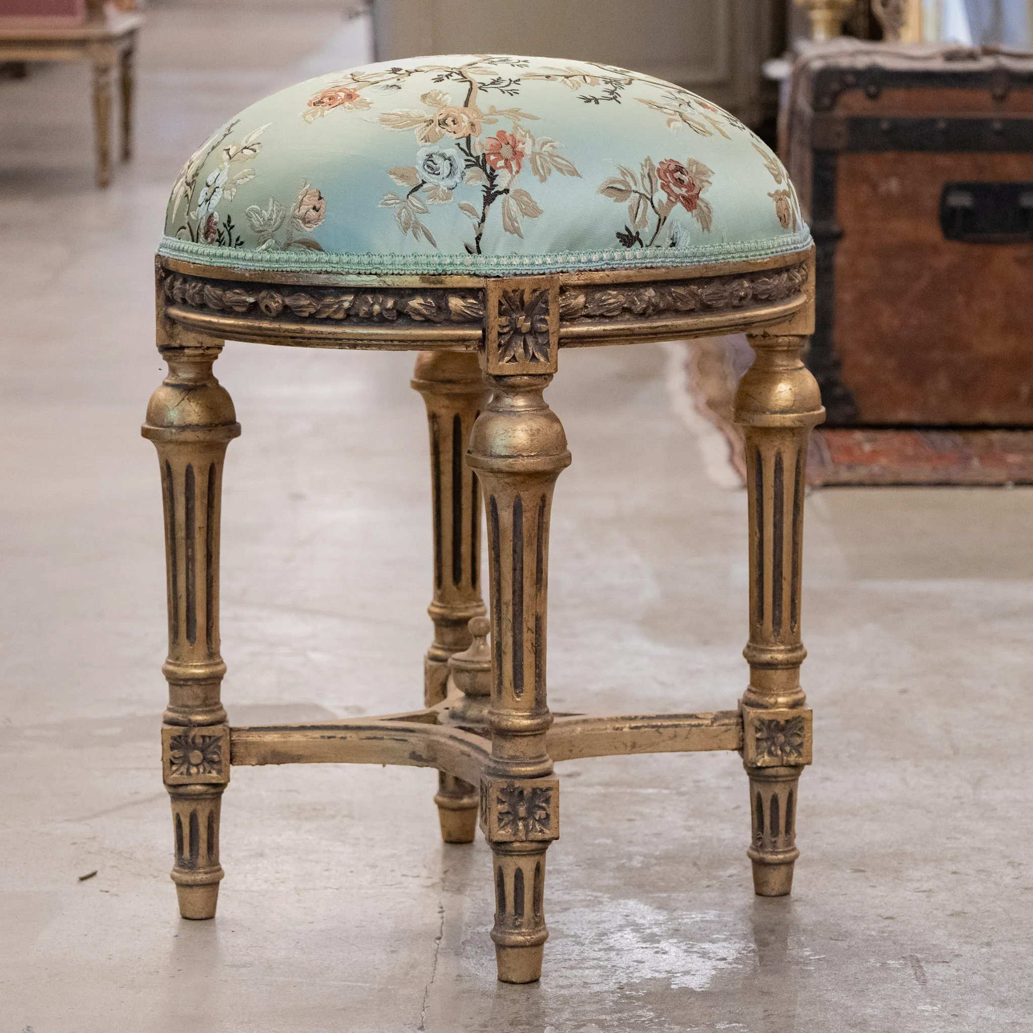 Louis XVI Gilded Round Stool – Soft Green Floral Upholstery - Image 4