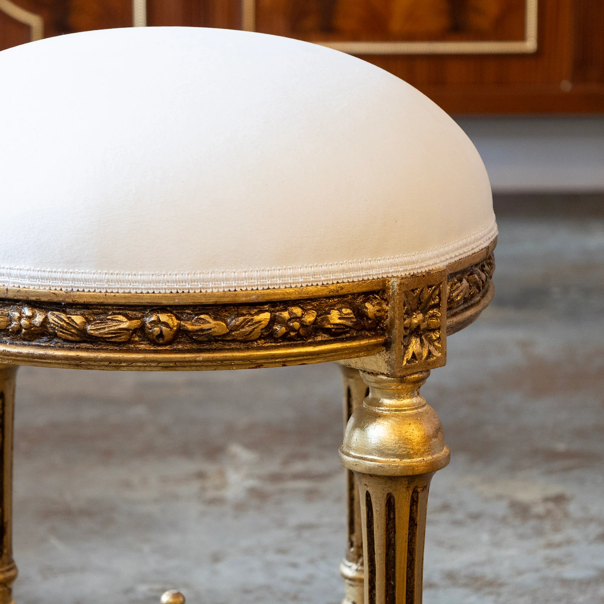 Louis XVI Gilded Round Stool – White Velvet Upholstery - Image 3