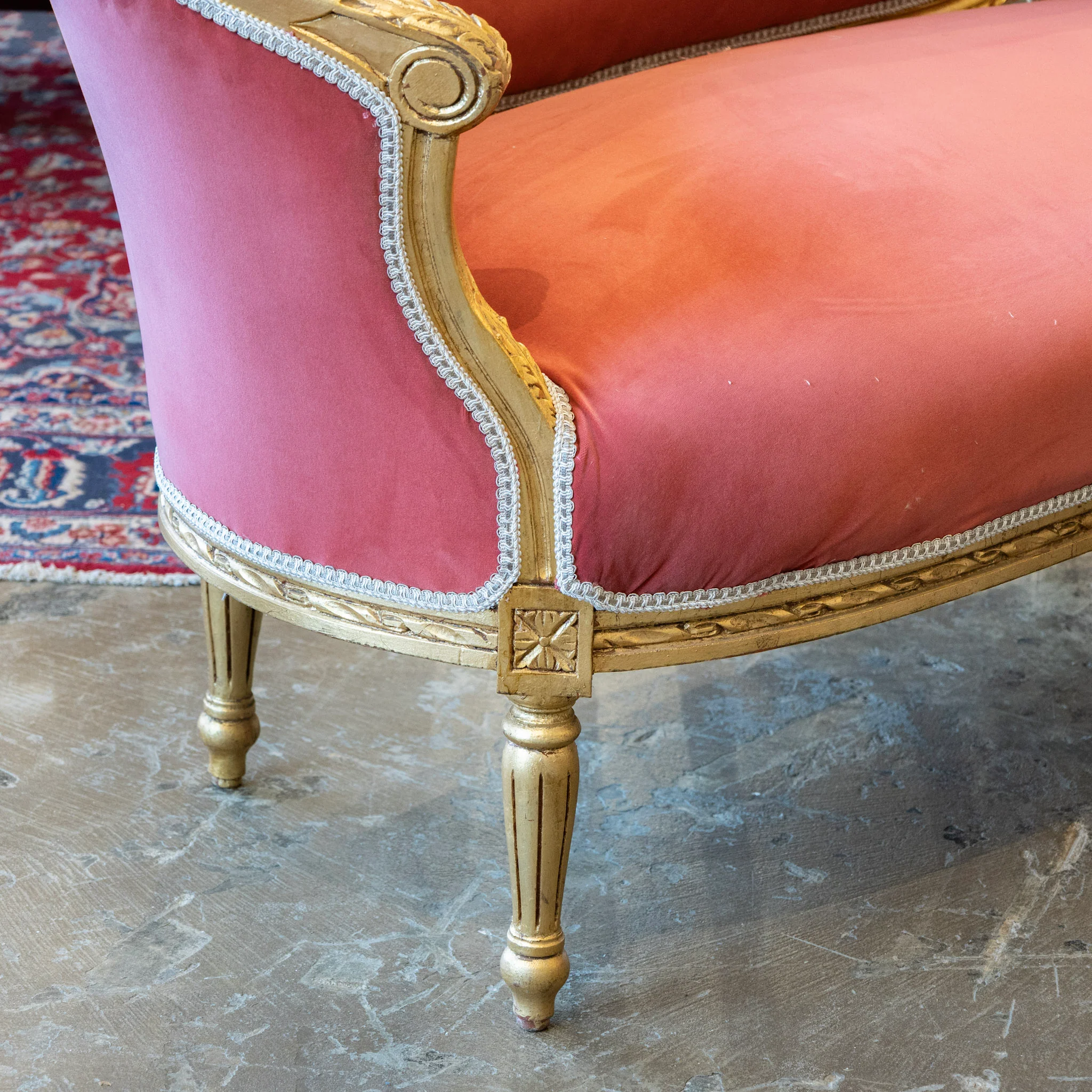 Louis XVI Gilded Settee – Dark Pink Velvet Upholstery - Image 5