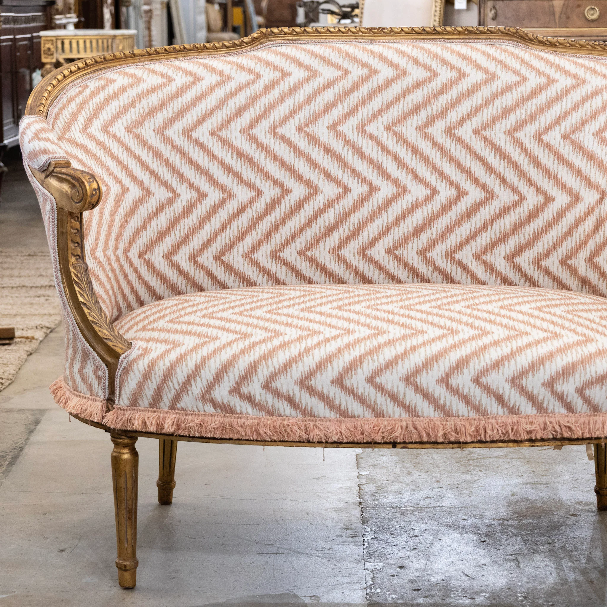 Louis XVI Gilded Settee – Pink Chevron Upholstery - Image 3