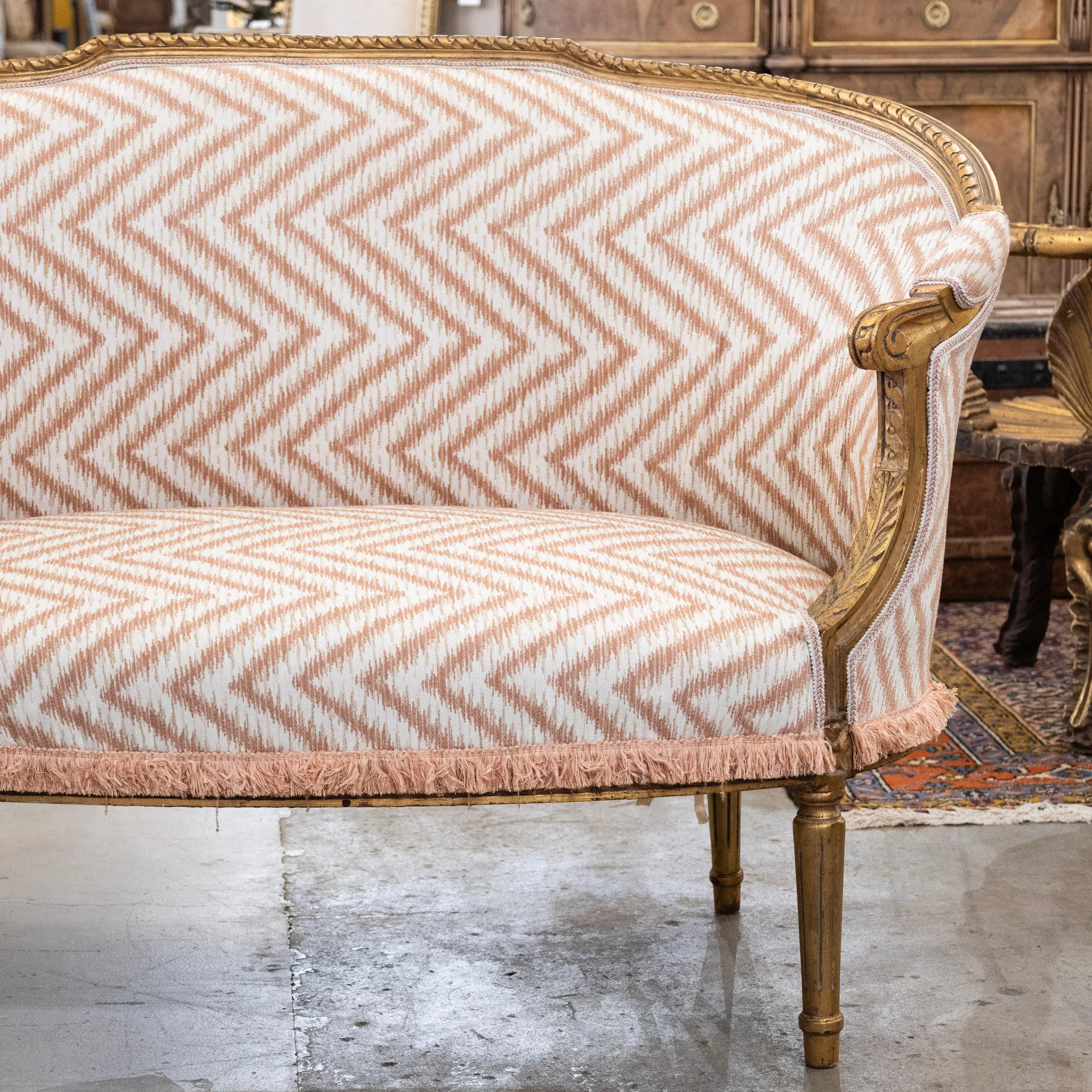 Louis XVI Gilded Settee – Pink Chevron Upholstery - Image 4