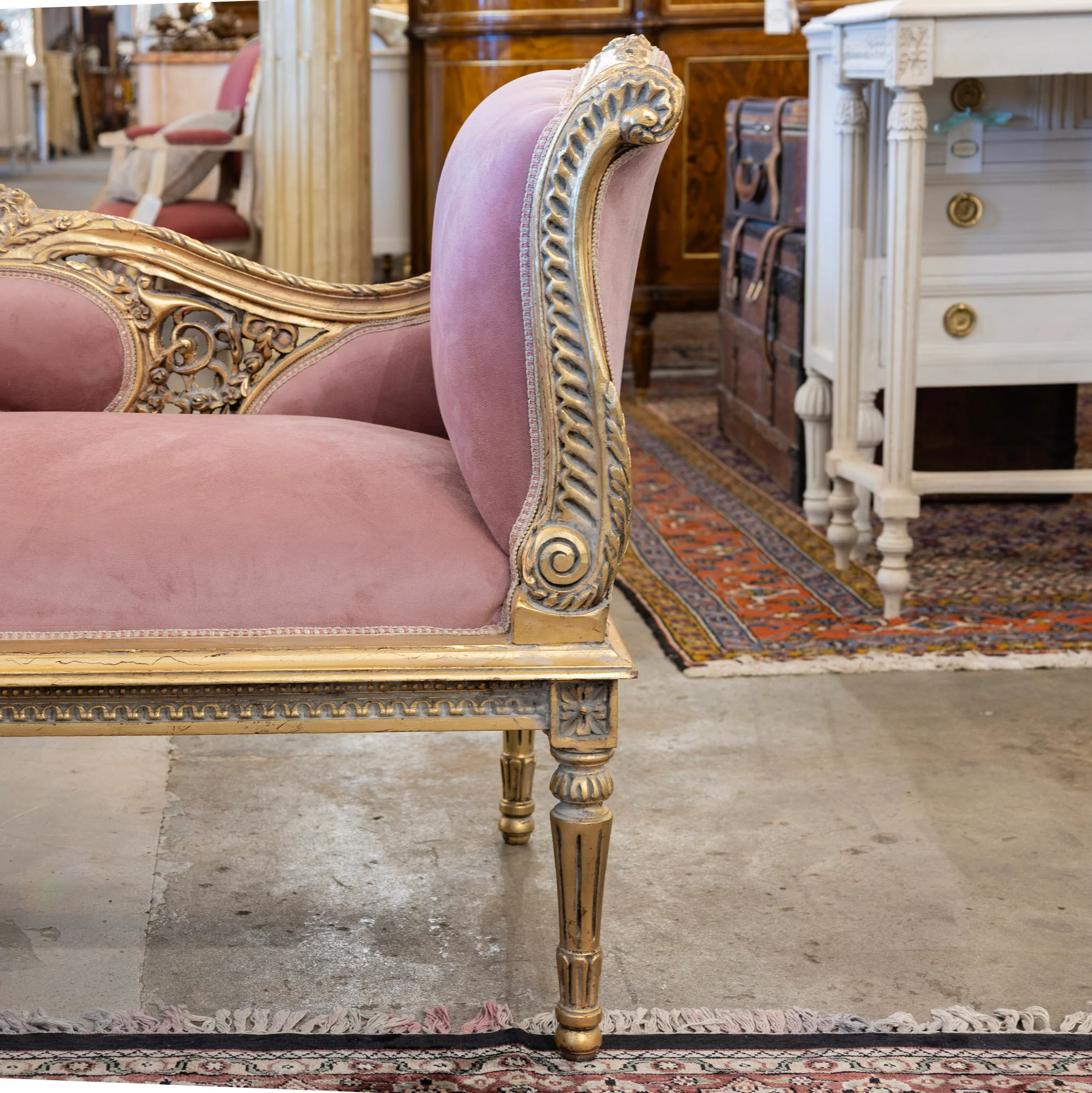 Louis XVI Gilded Settee – Pink Velvet Upholstery & Carved Detail - Image 3