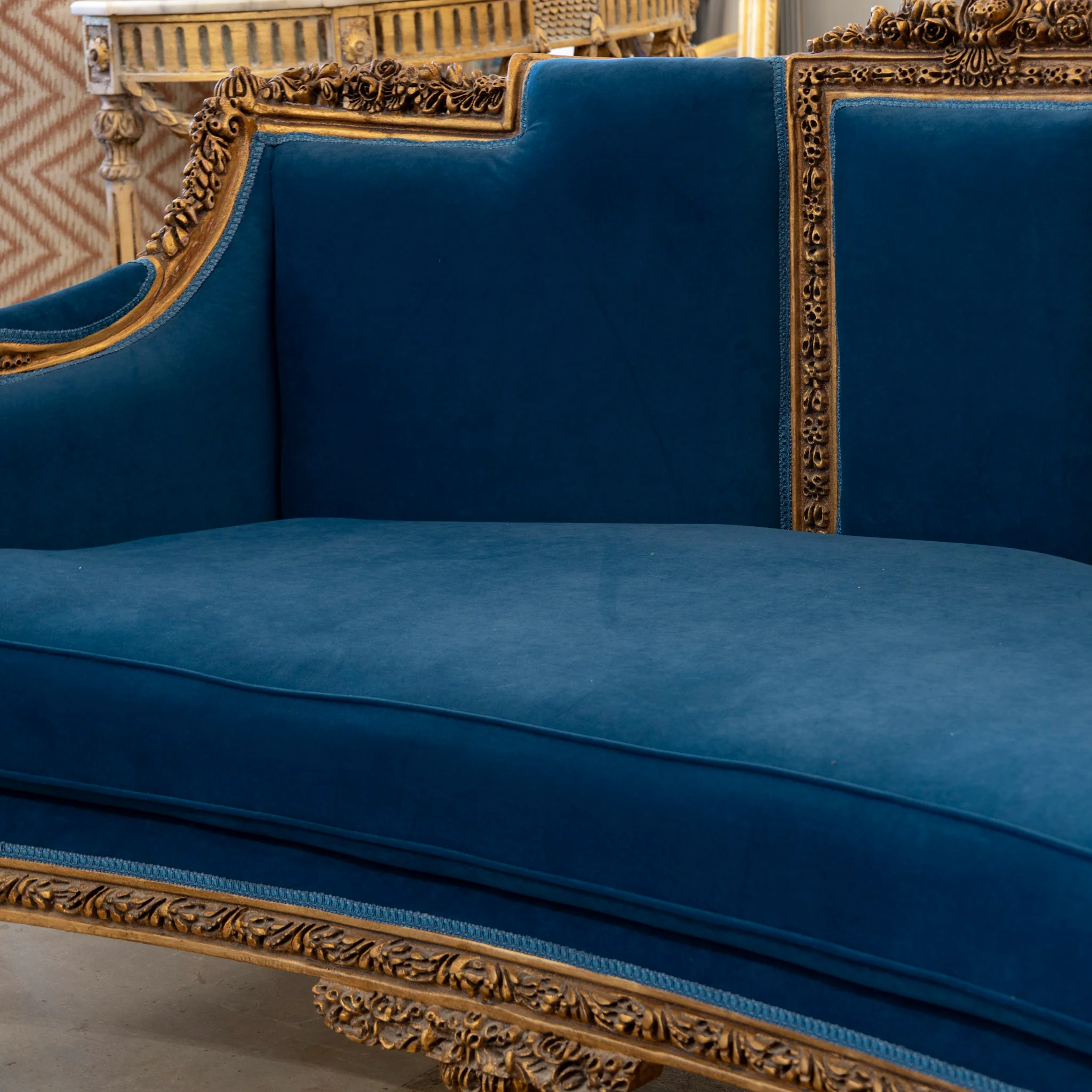 Louis XVI Gilded Sofa – Carved Detailing & Dark Blue Velvet Upholstery - Image 6