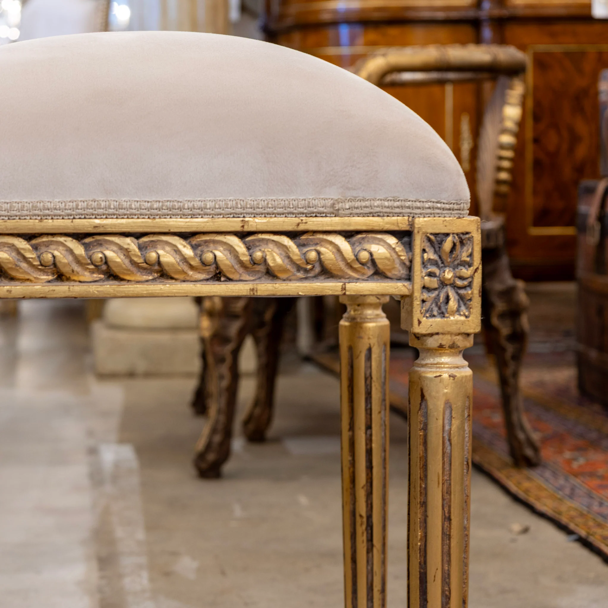 Louis XVI Gilded Square Stool – Light Beige Velvet Upholstery - Image 3