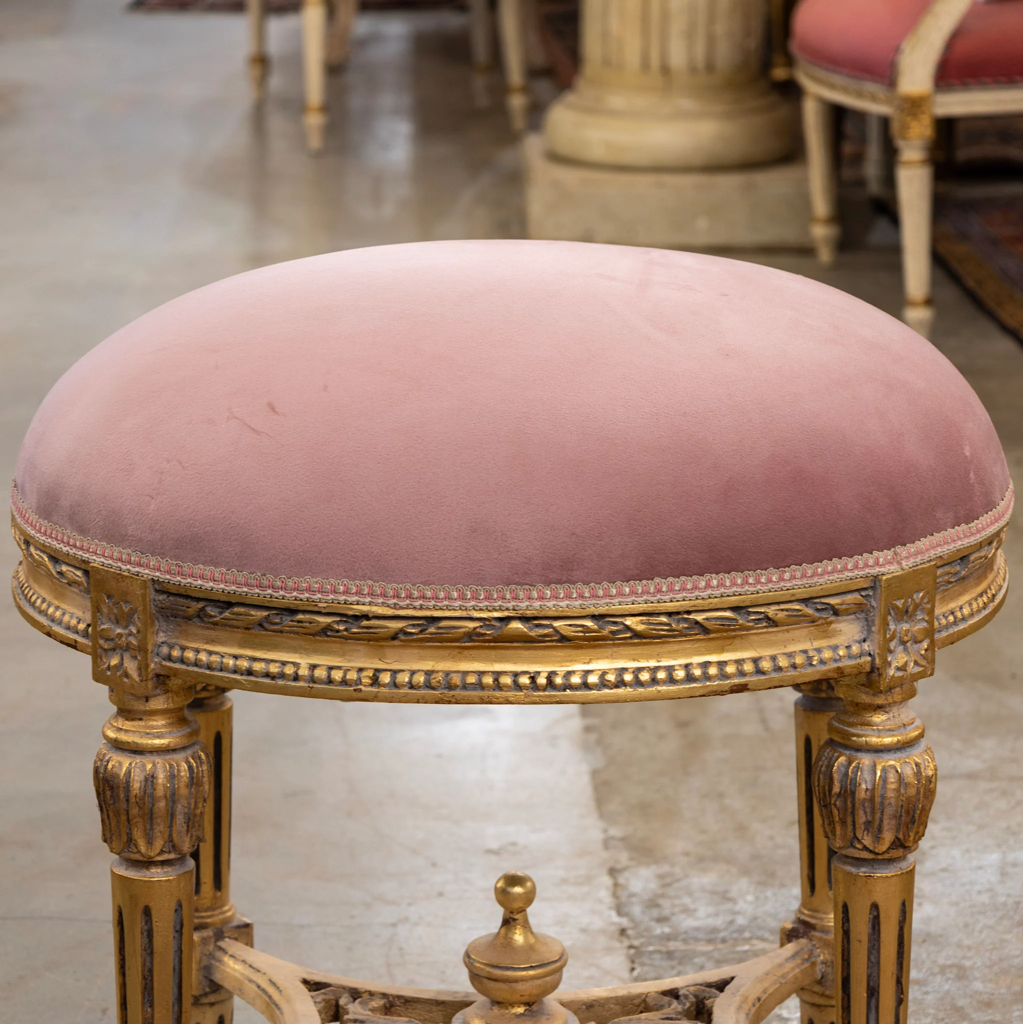 Louis XVI Gilded Round Stool – Pink Velvet Upholstery - Image 3