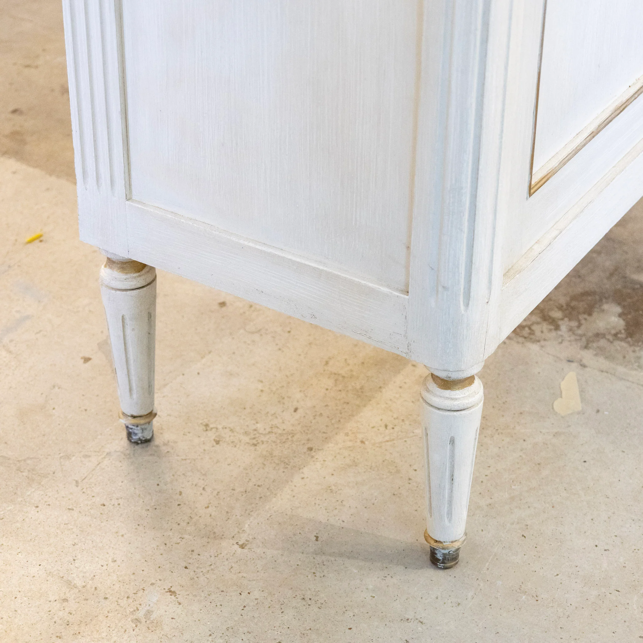 Louis XVI Glass Door Cabinet – Gold Inlay & White Marble Top - Image 10