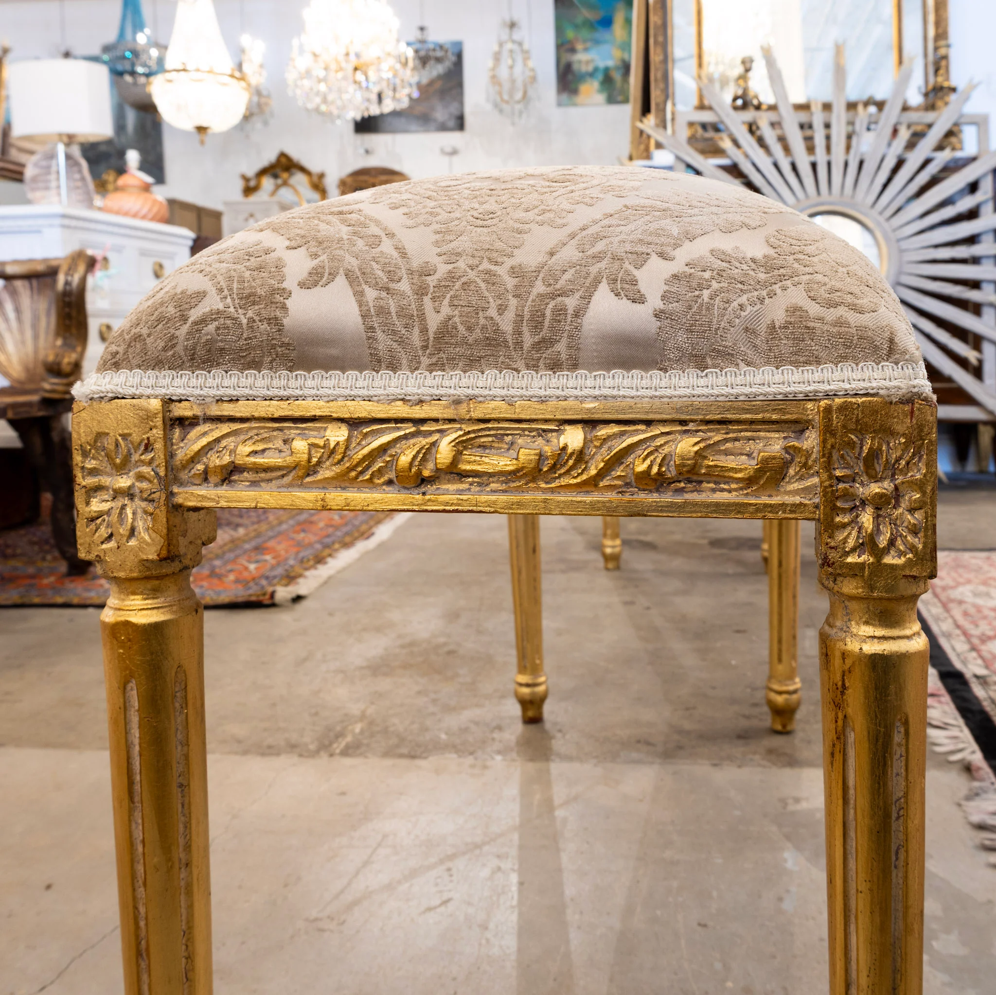 Louis XVI Gilded Bench – Beige Velvet Damask Upholstery - Image 4