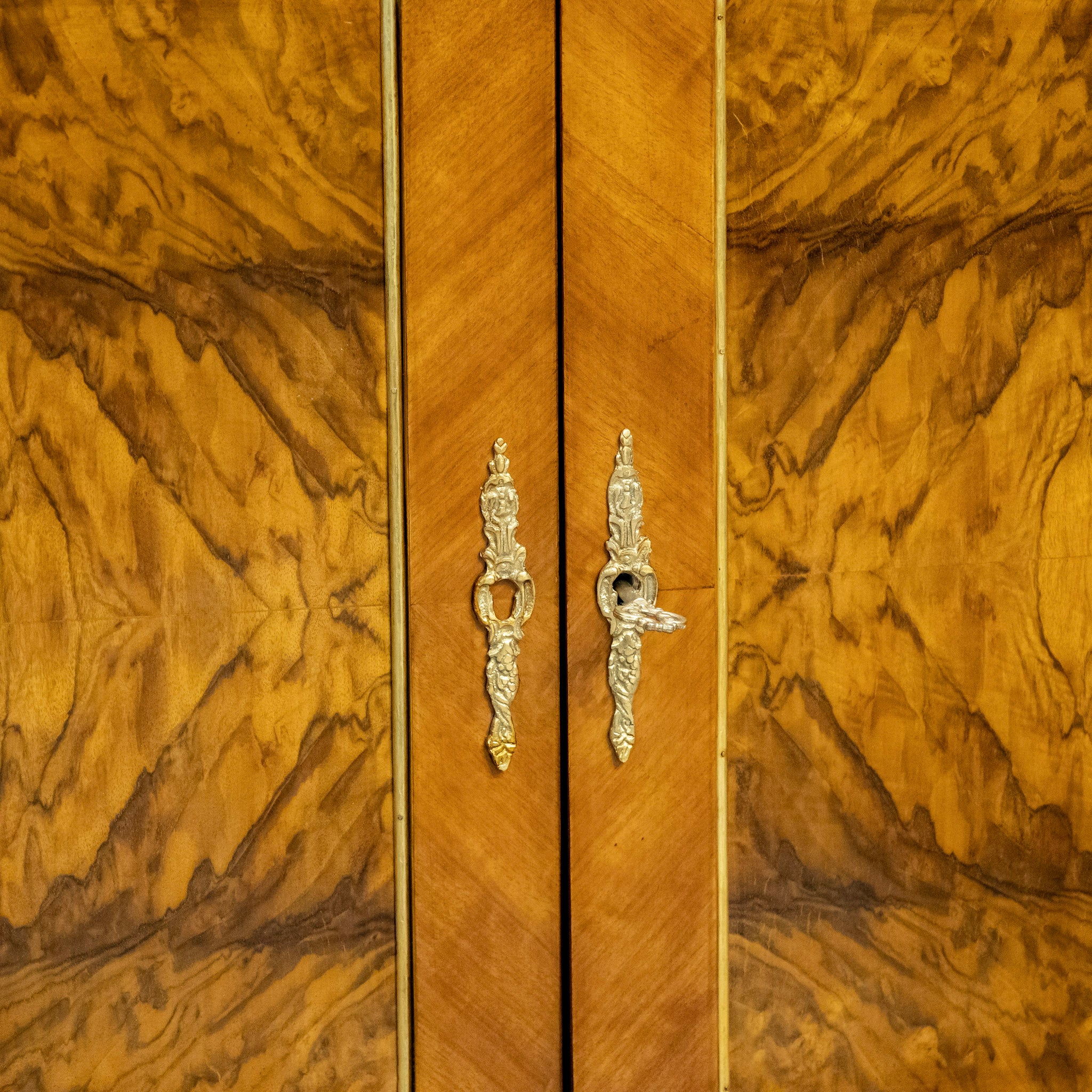 Louis XVI Paneled Burl Wood Demilune Sideboard With White Marble Top - Image 7