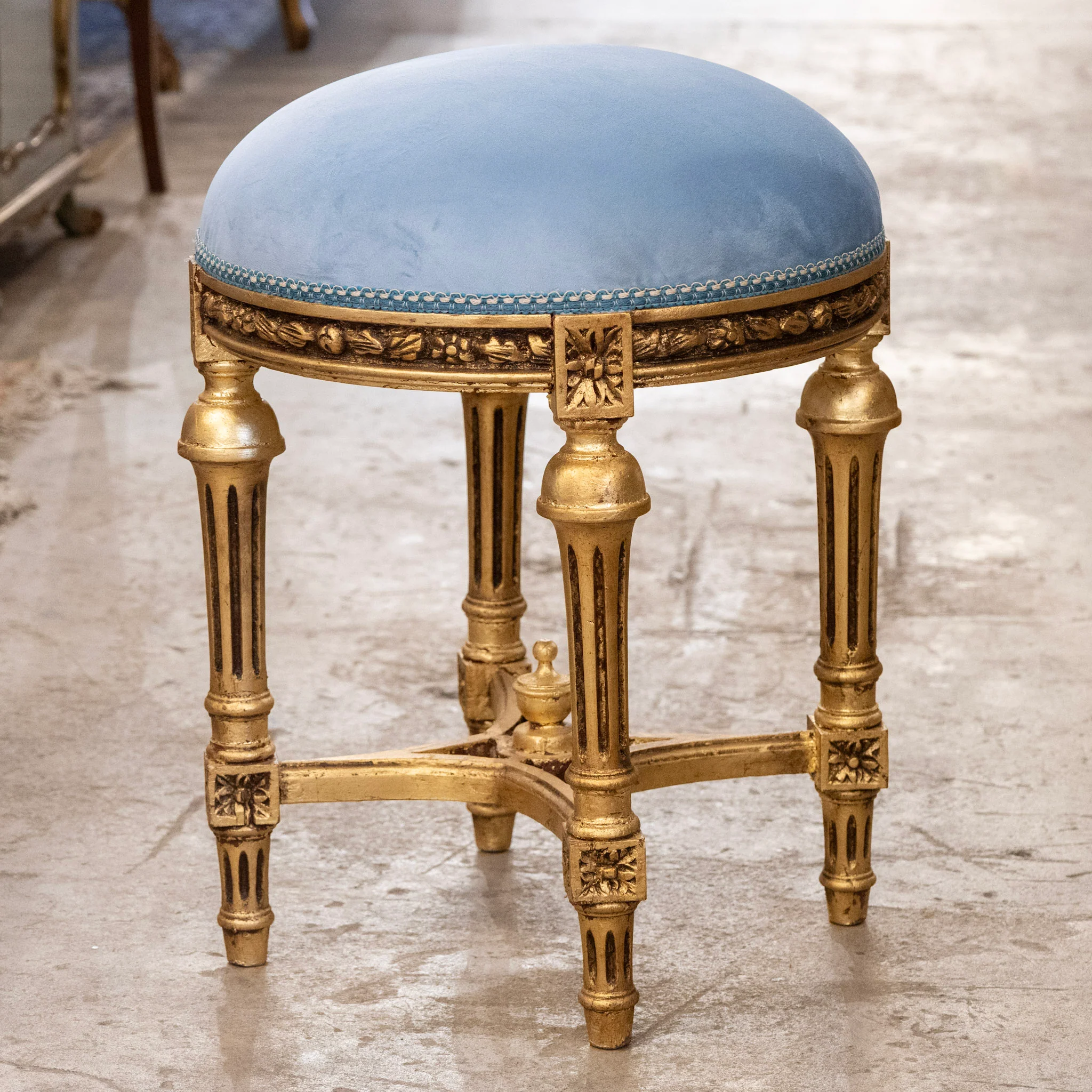 Louis XVI Round Gilded Stool – Blue Velvet Upholstery