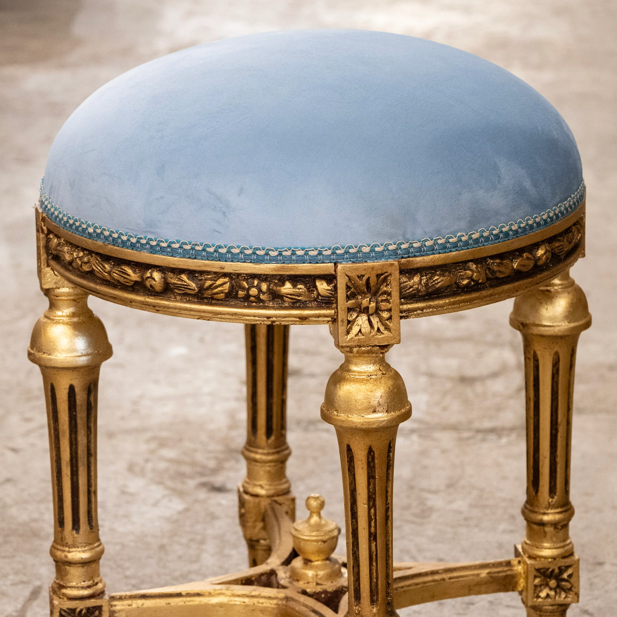 Louis XVI Round Gilded Stool – Blue Velvet Upholstery - Image 3