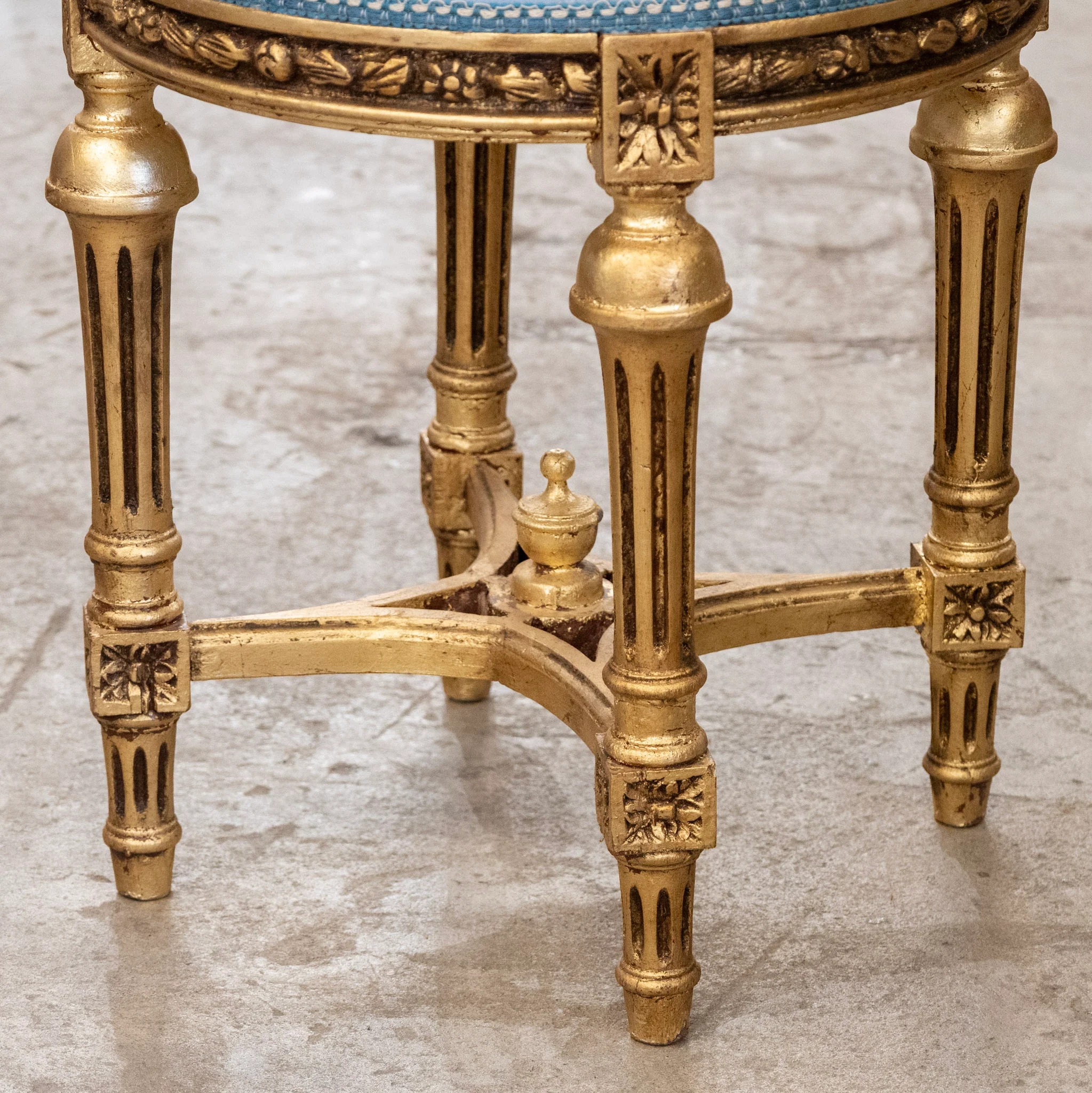 Louis XVI Round Gilded Stool – Blue Velvet Upholstery - Image 4