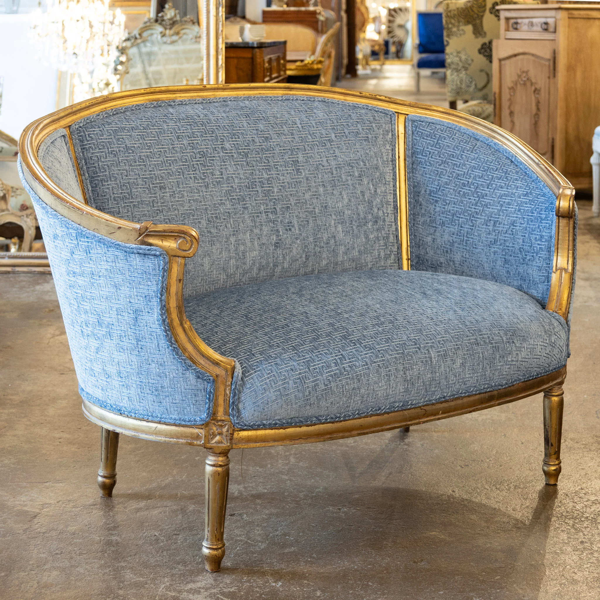 Louis XVI Round Settee – Gilded Frame & Greek Key Blue Velvet - Image 2