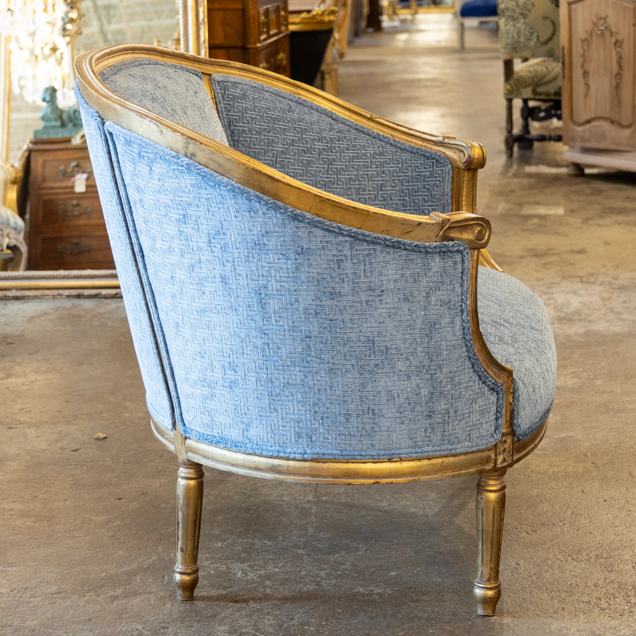 Louis XVI Round Settee – Gilded Frame & Greek Key Blue Velvet - Image 3