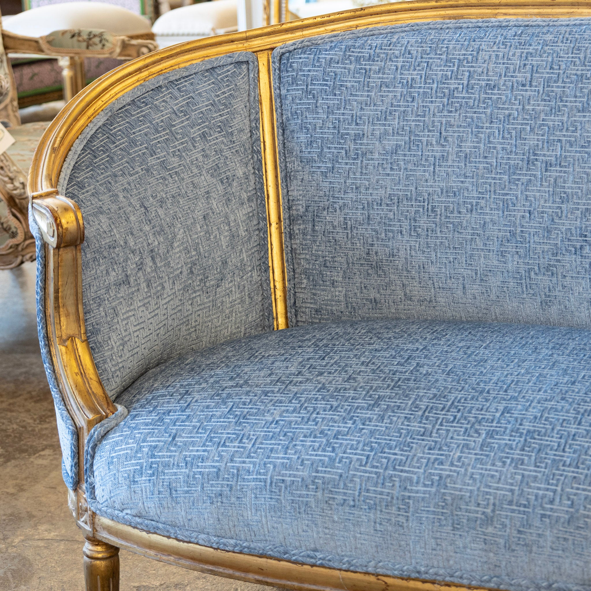 Louis XVI Round Settee – Gilded Frame & Greek Key Blue Velvet - Image 5