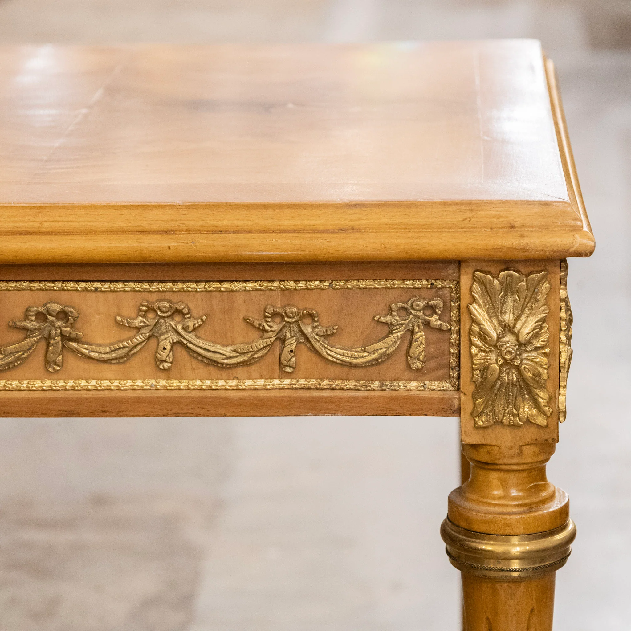 Louis XVI Side Table – Burl Wood with Brass Bow Trim - Image 4